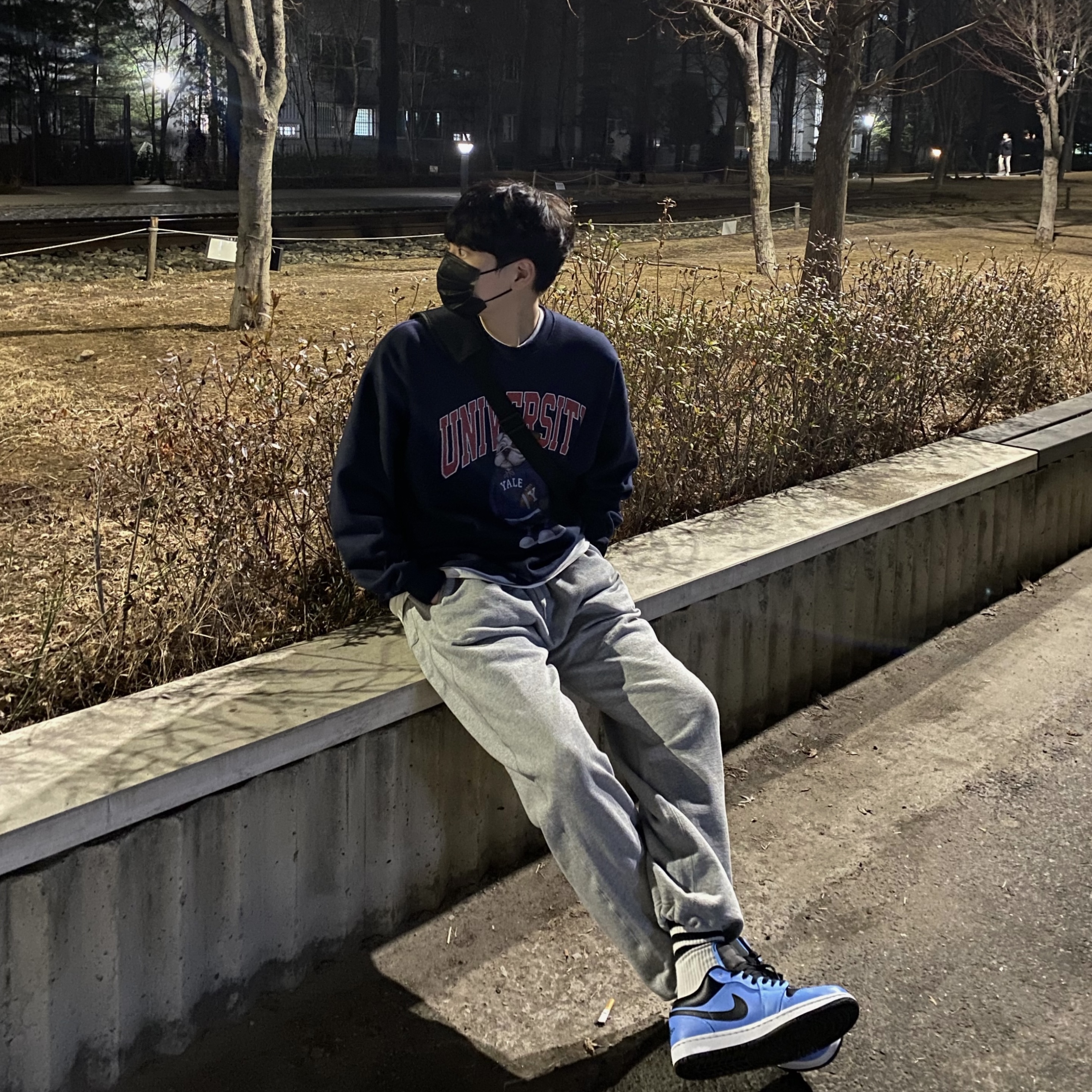 Jordan 1 Low University Blue Black 착용 스타일 - 1