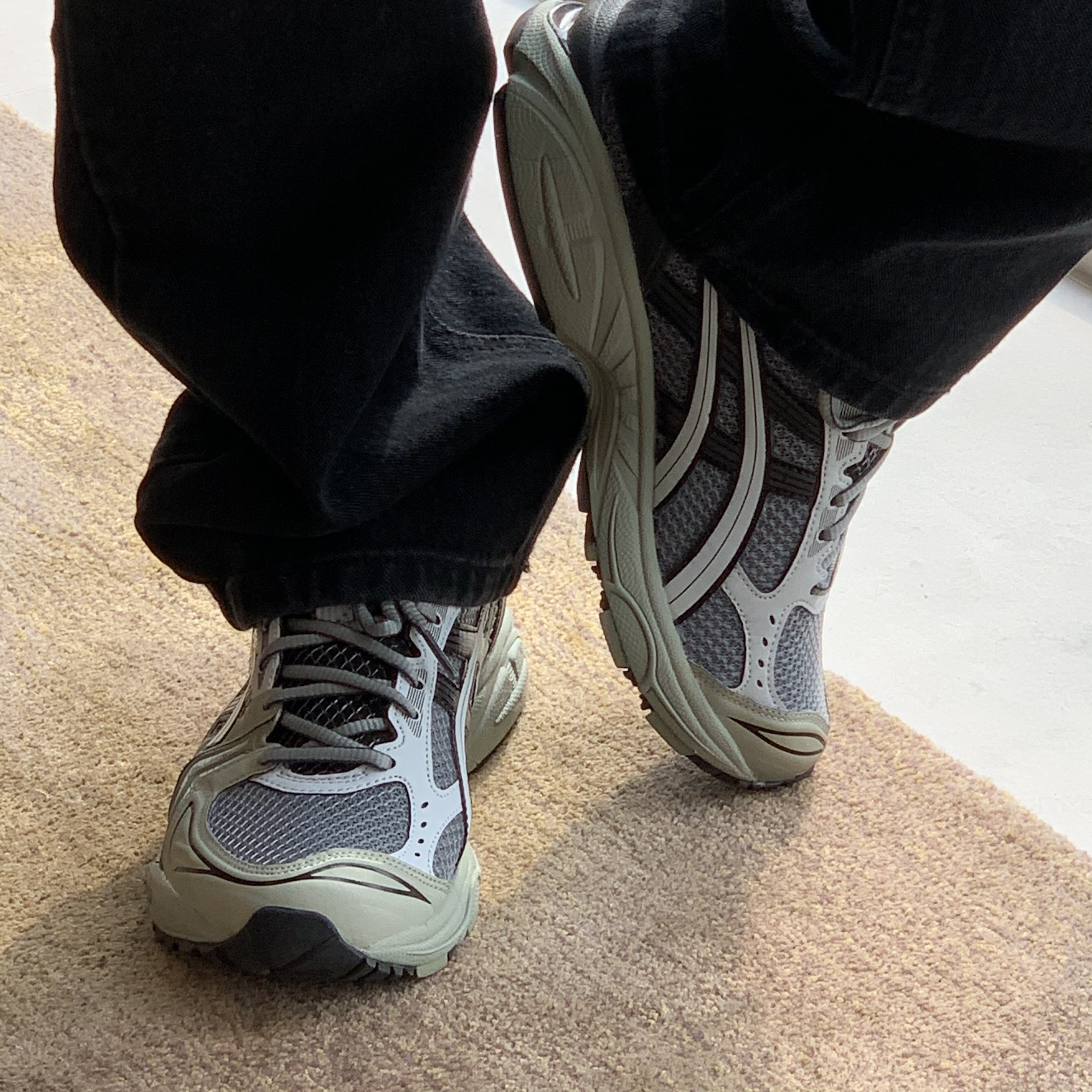 Asics UB1-S Gel-Kayano 14 Piedmont Grey 착용 스타일