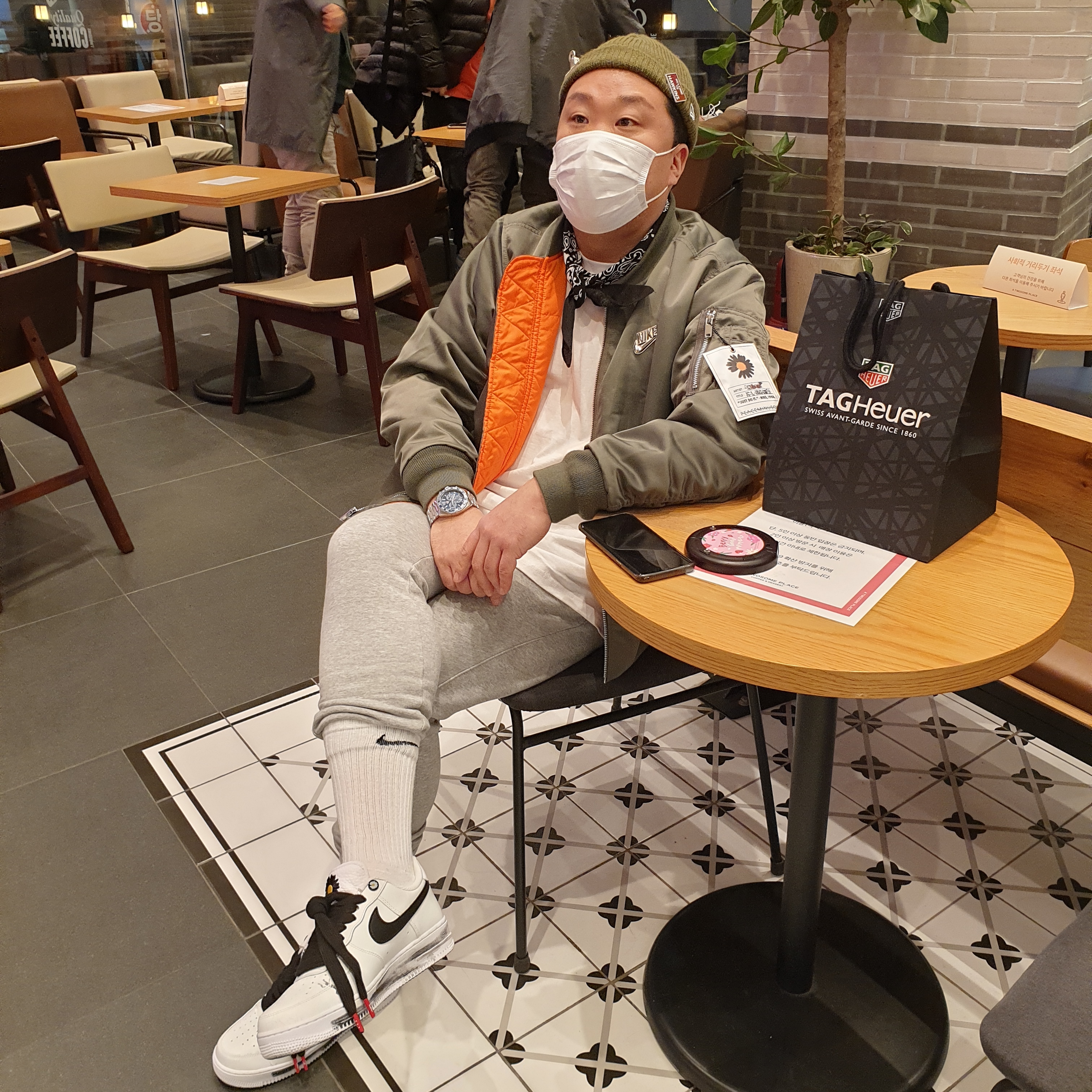 Nike x Peaceminusone Air Force 1 Low Para-Noise 2.0 착용 스타일 - 1