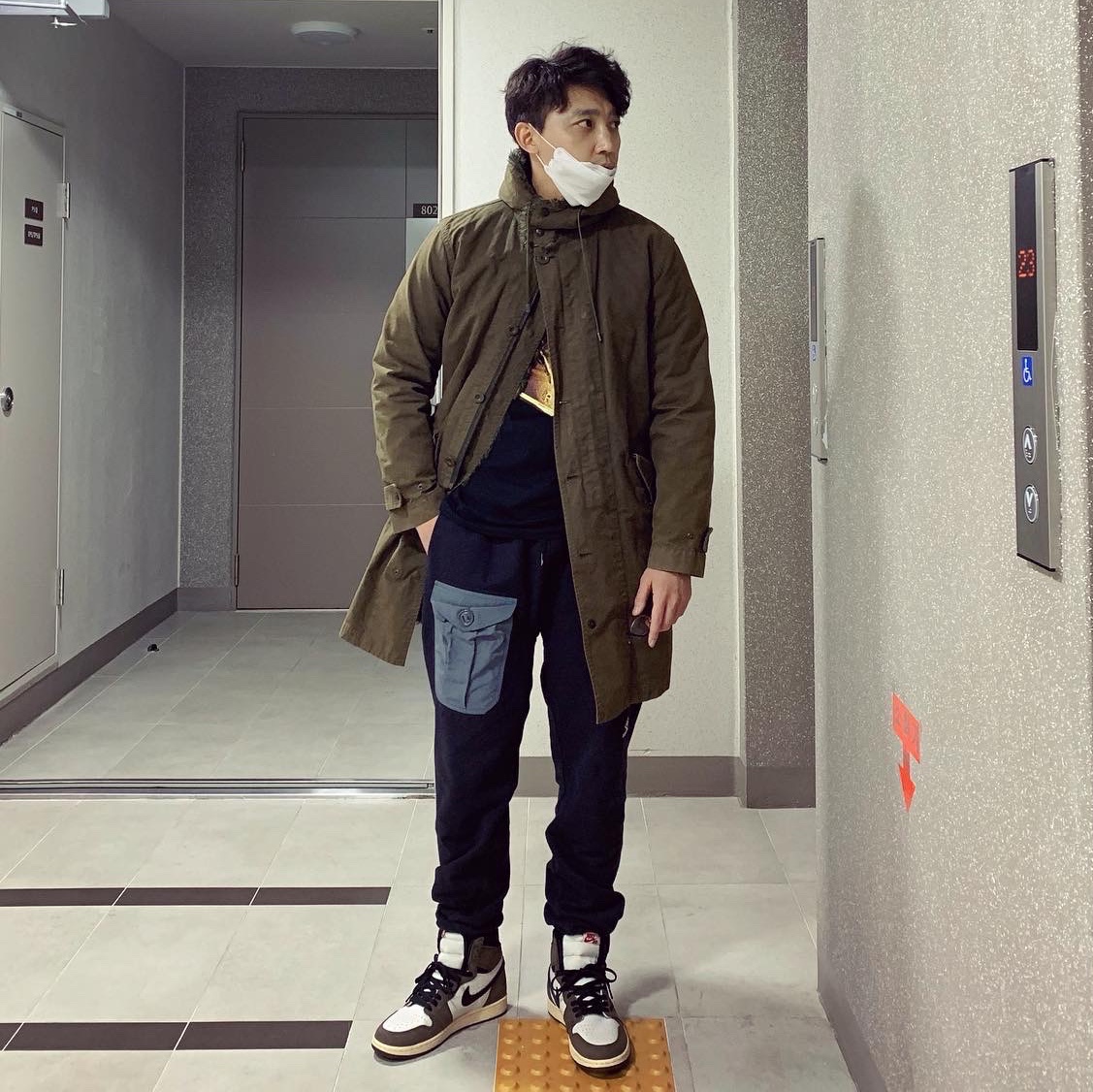 Jordan 1 x Travis Scott Retro High OG SP Mocha 착용 스타일