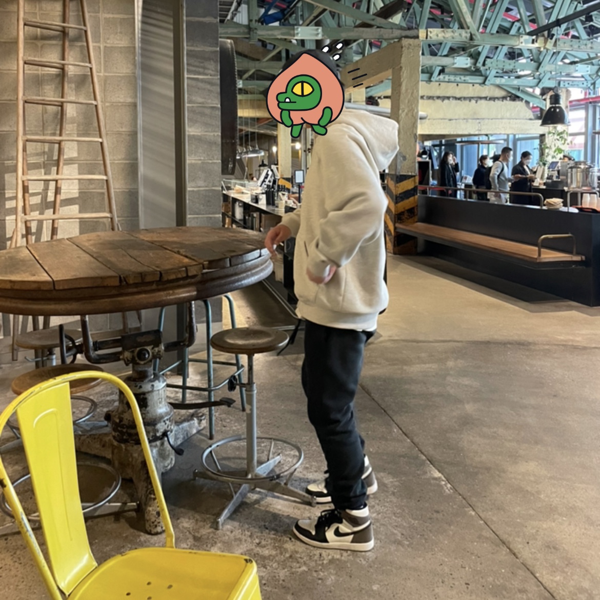 Essentials Sweatpants Dark Slate/Black 2020, Jordan 1 Retro High OG Black Mocha 착용 스타일