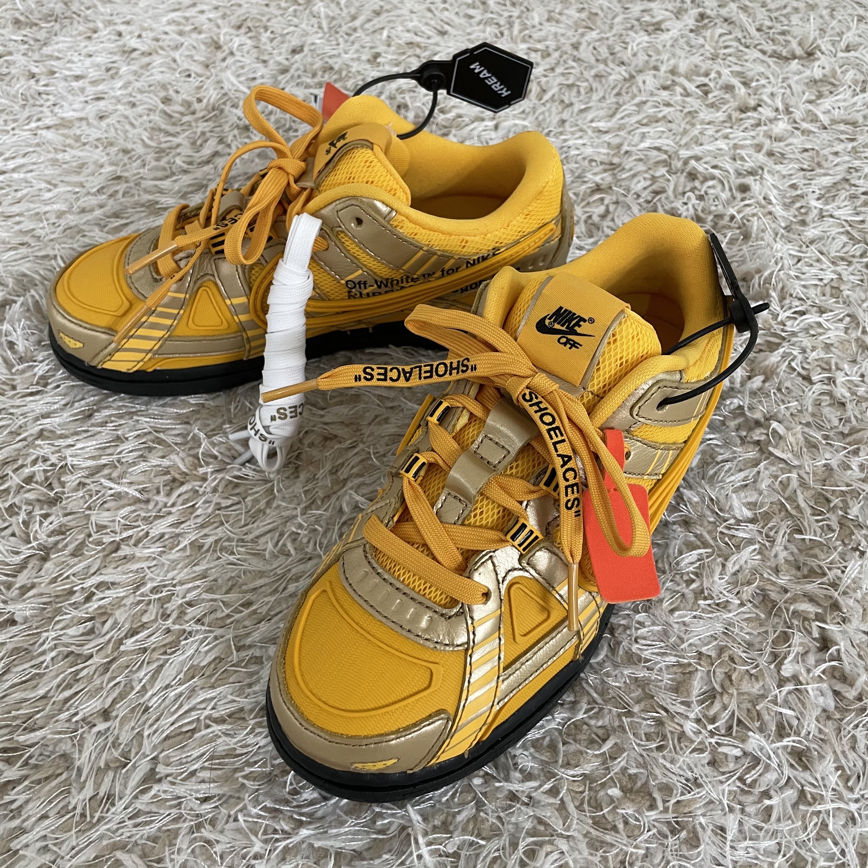 (PS) Nike x Off-White Air Rubber Dunk University Gold 착용 스타일 - 2