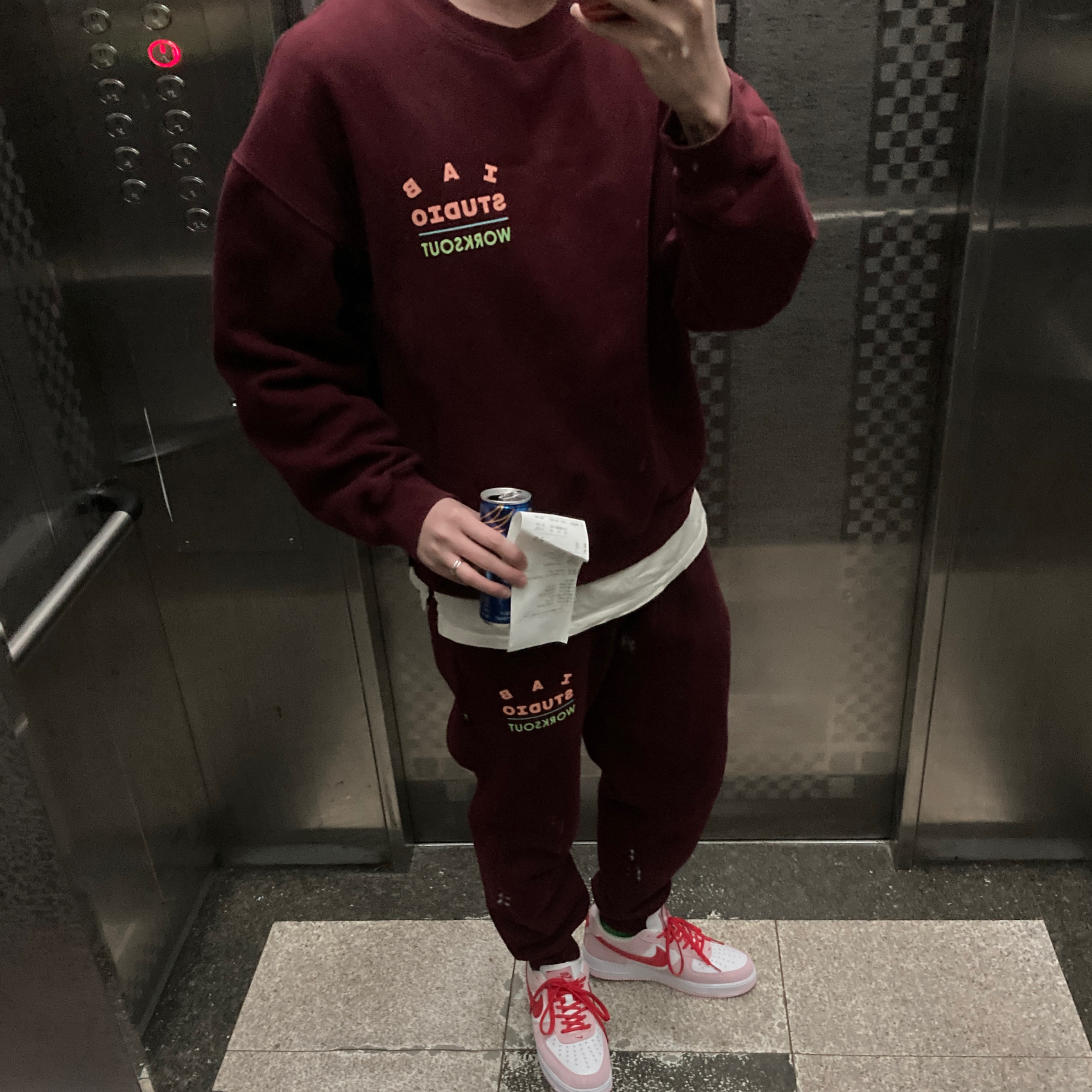Nike Air Force 1 '07 QS Valentine's Day 착용 스타일 - 1