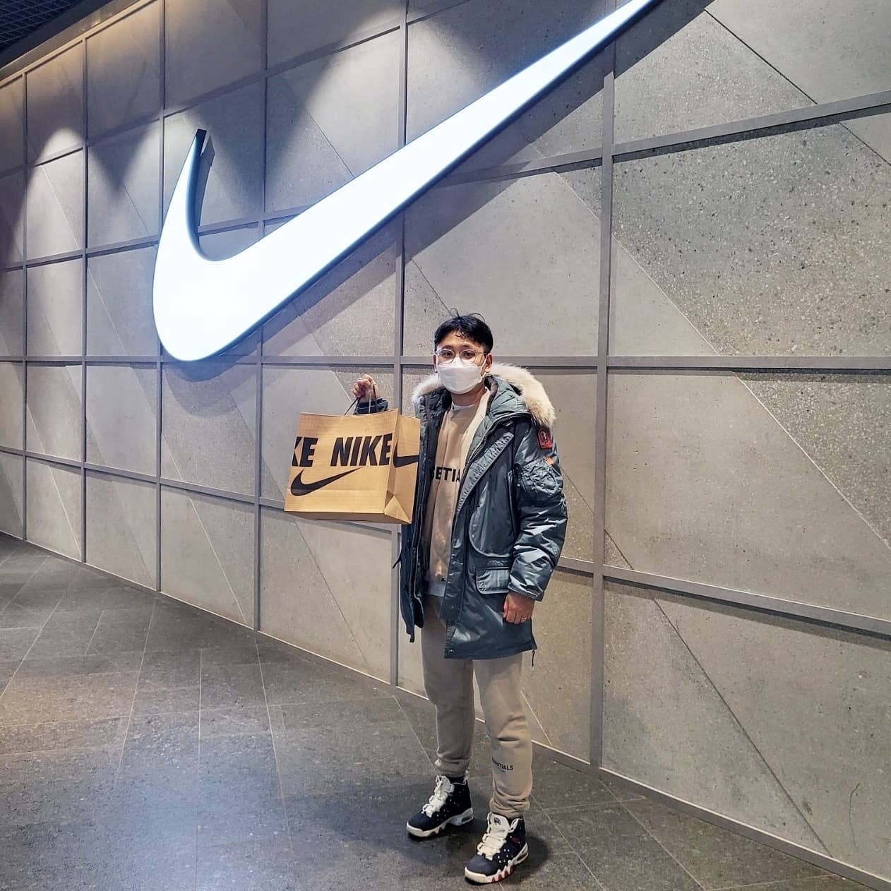 Nike Dunk High Retro Orange Blaze, Essentials Sweatpants Taupe - 20FW 착용 스타일