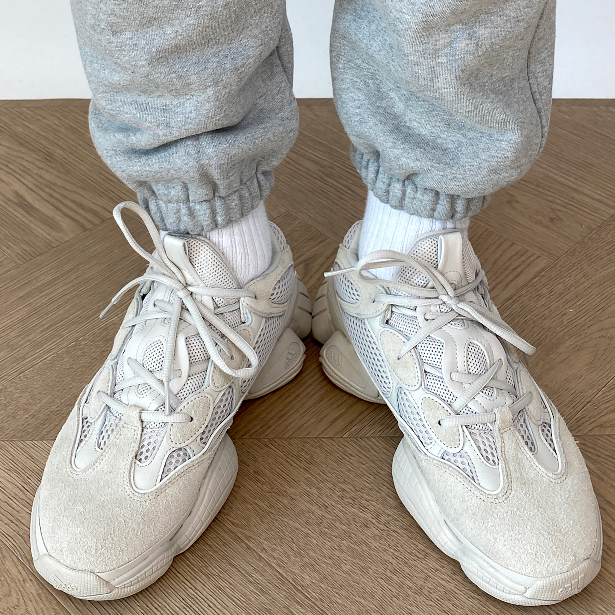 Adidas Yeezy 500 Blush 2018 착용 스타일 - 5