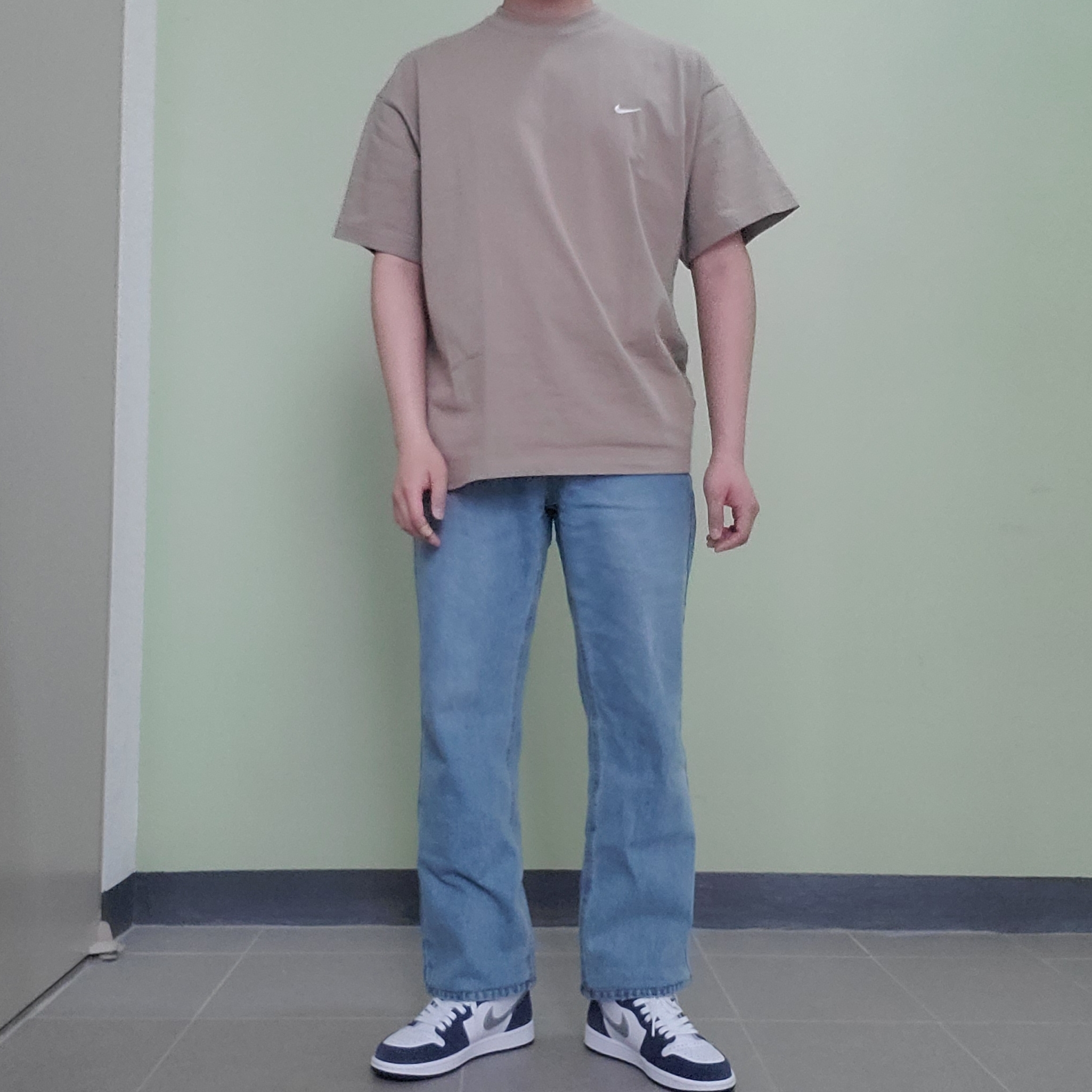 Jordan 1 Retro High OG CO.JP Midnight Navy, Nike NRG Solo Swoosh T-Shirt Khaki - Asia 착용 스타일