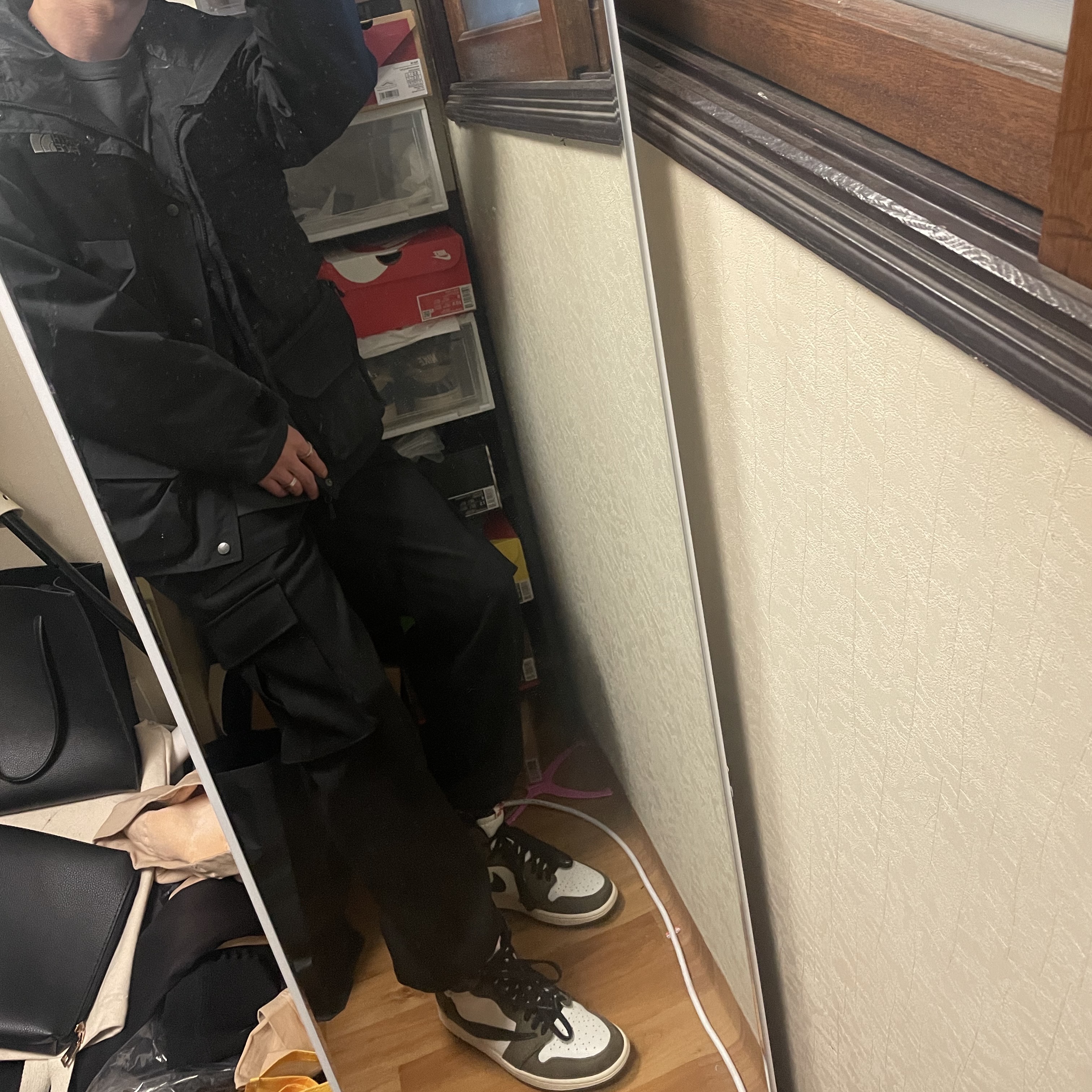 Jordan 1 x Travis Scott Retro High OG SP Mocha, Supreme x The North Face Cargo Jacket Black - 20SS 착용 스타일