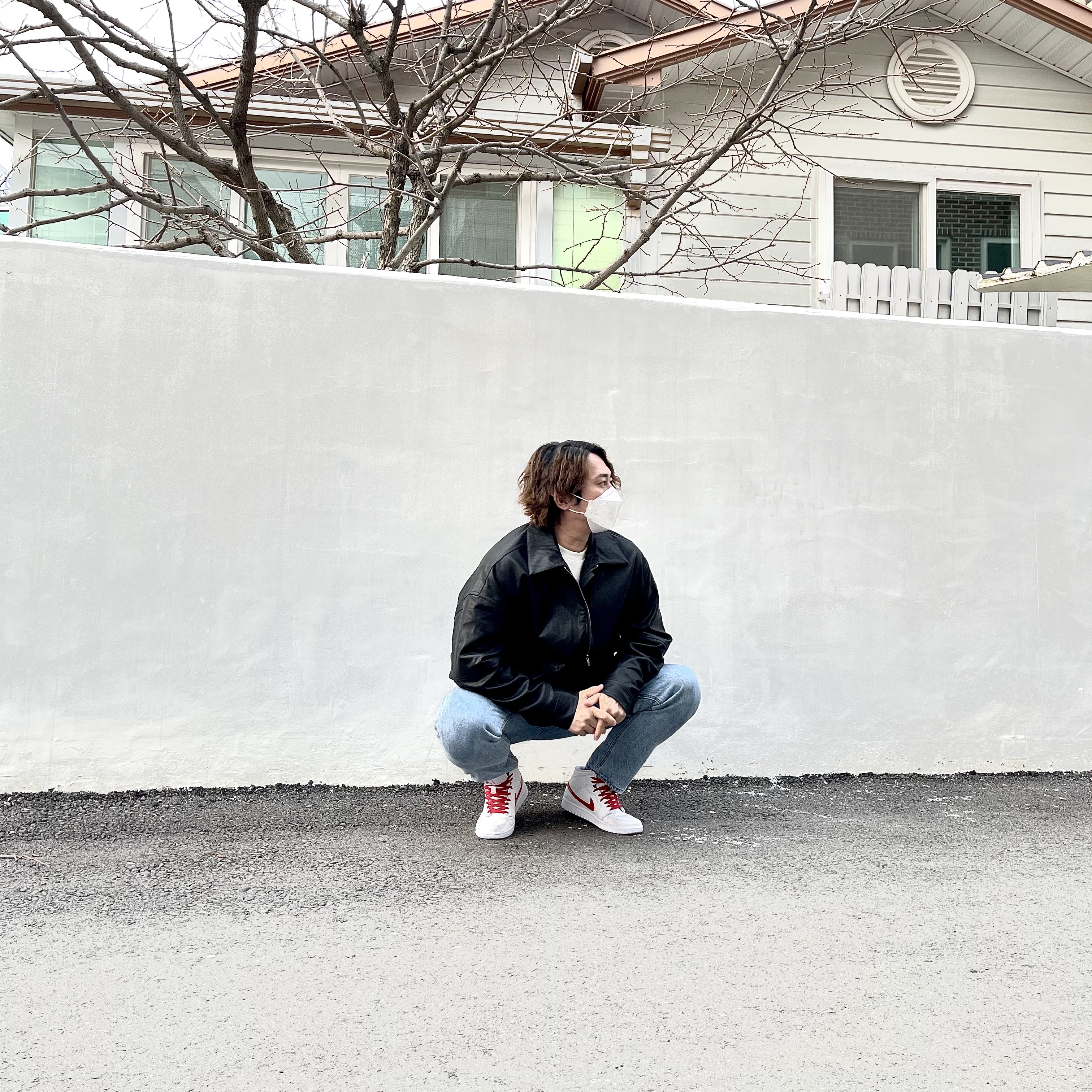(W) Jordan 1 Mid White University Red 착용 스타일