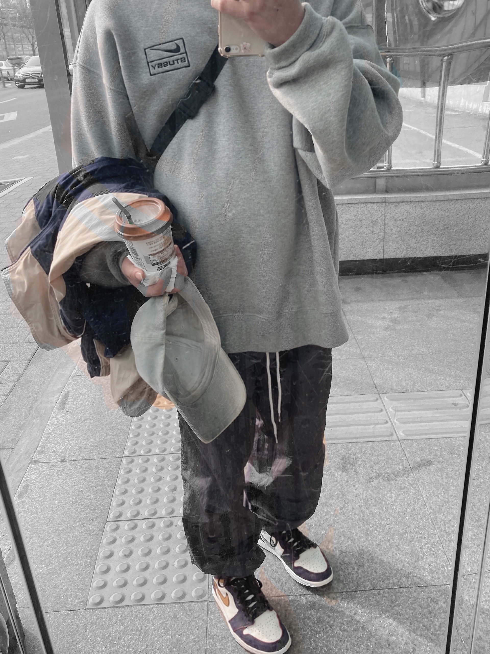 Jordan 1 Retro High OG Defiant SB LA to Chicago, Nike x Stussy NRG BR Crew Fleece Grey 착용 스타일 - 1