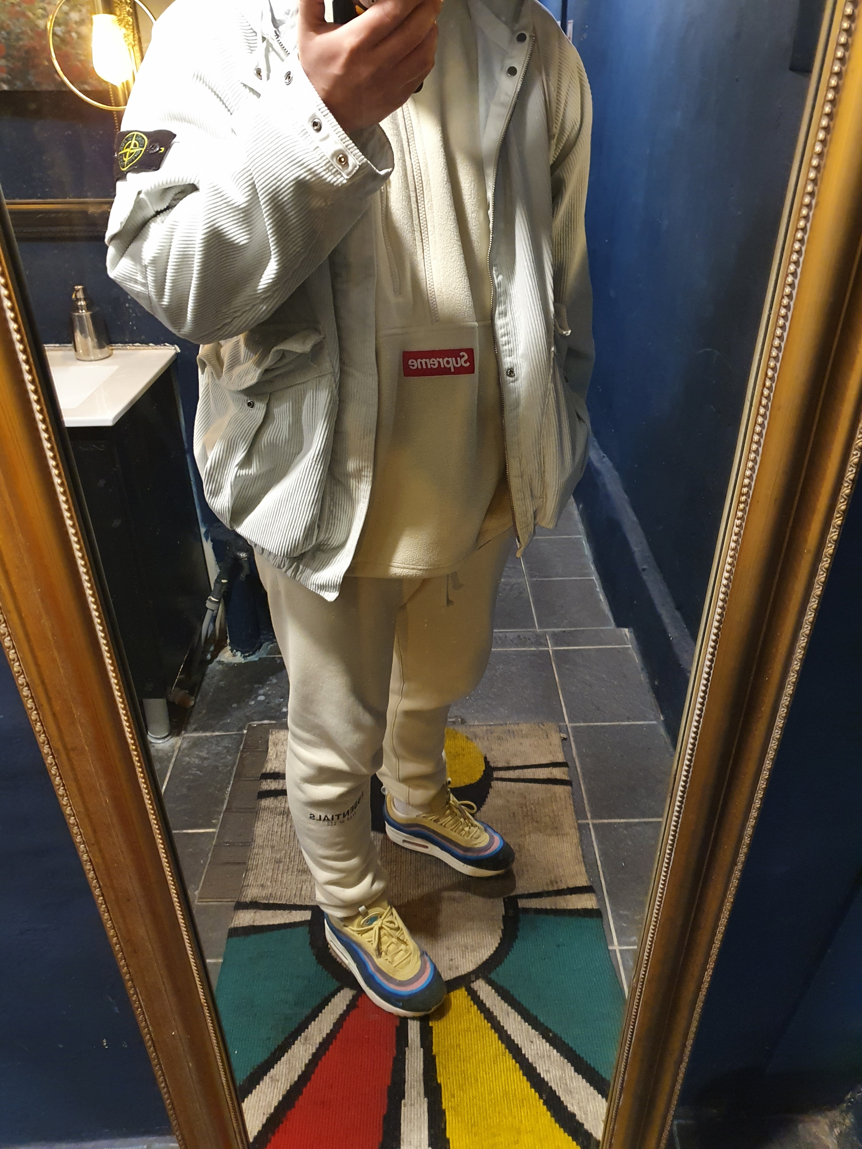 Supreme x Stone Island Corduroy Jacket Stone - 20FW, Supreme Polartec Half Zip Pullover Natural - 20FW 착용 스타일
