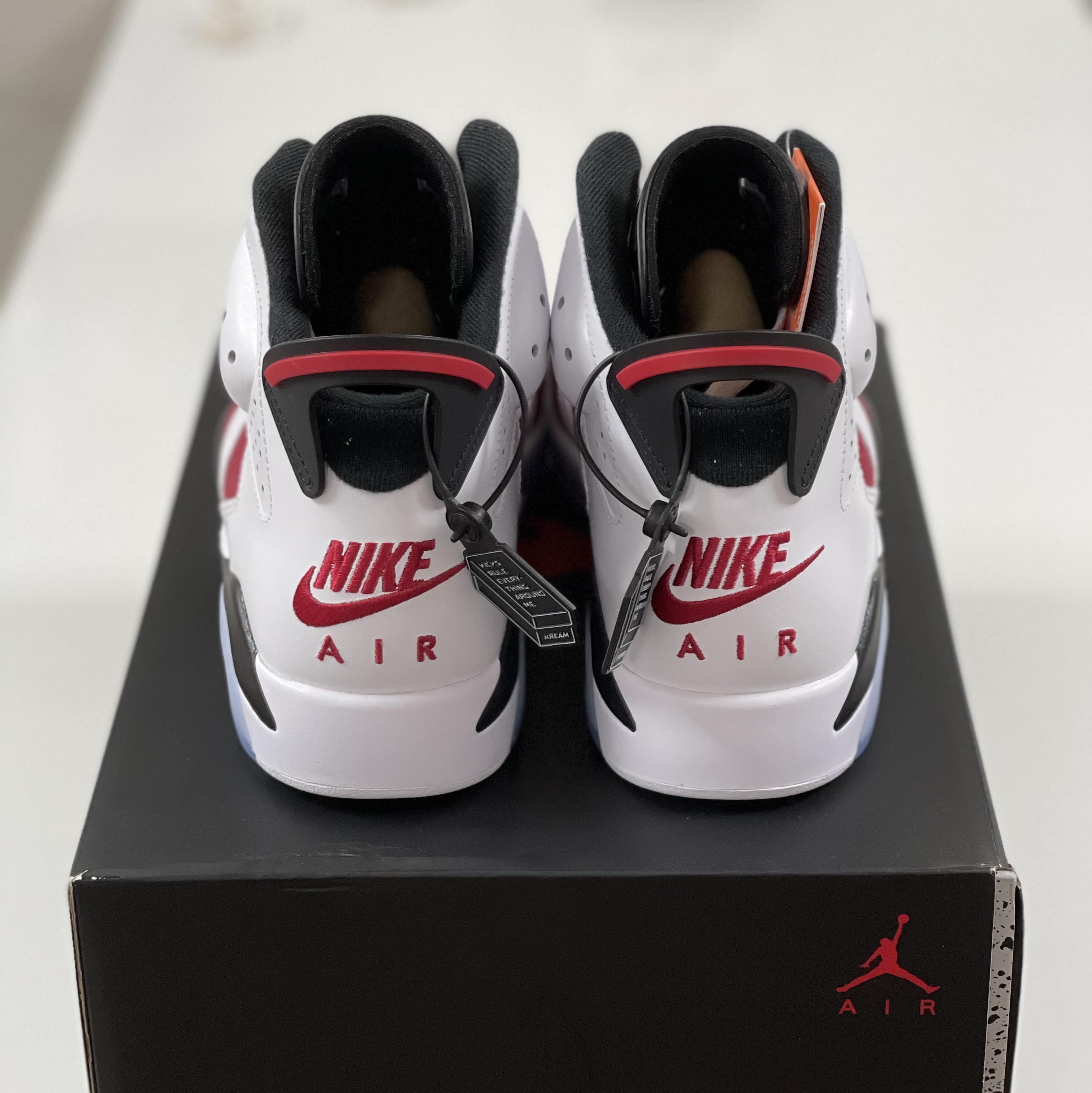 Jordan 6 Retro Carmine 2021 착용 스타일 - 4