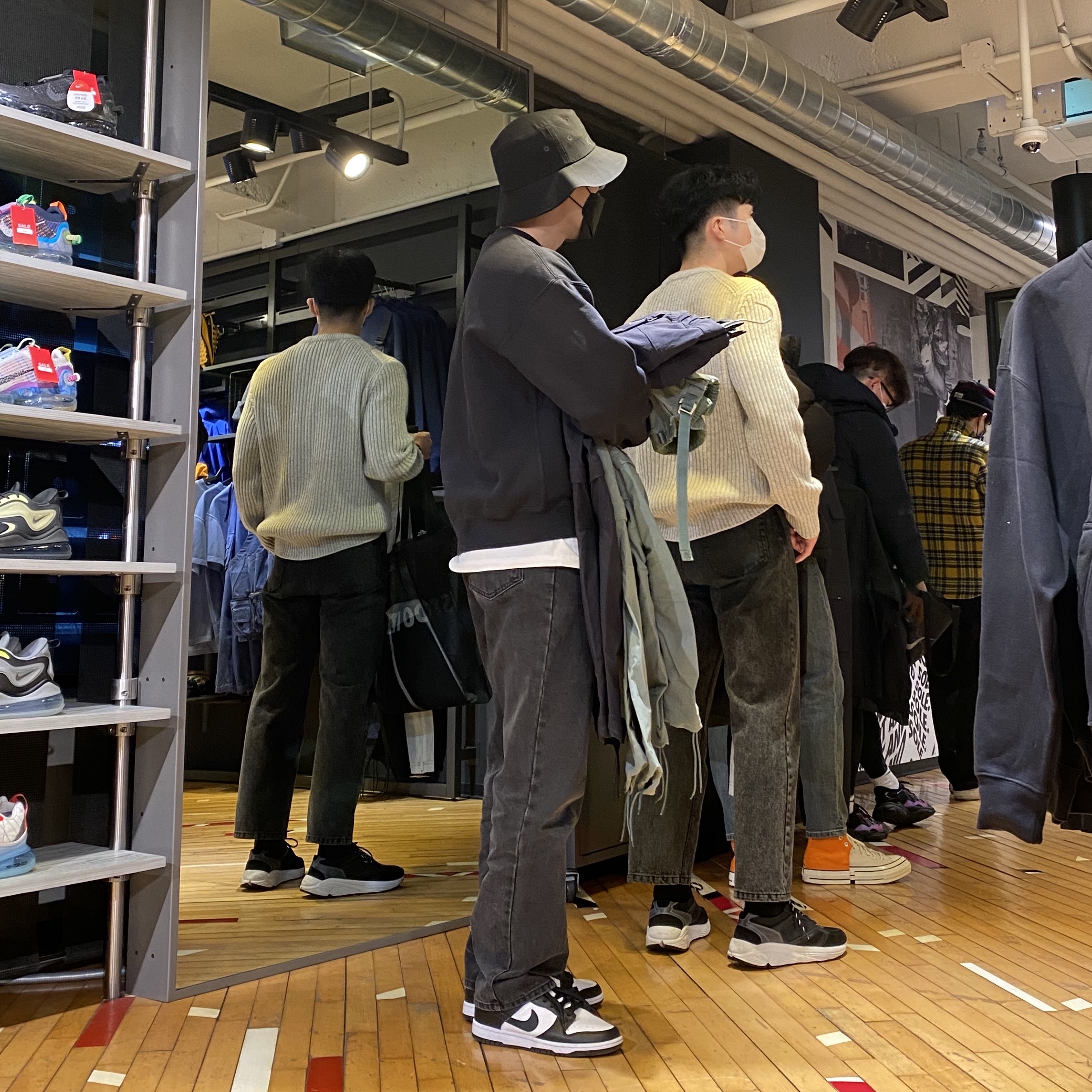 Nike Dunk Low Retro Black 착용 스타일