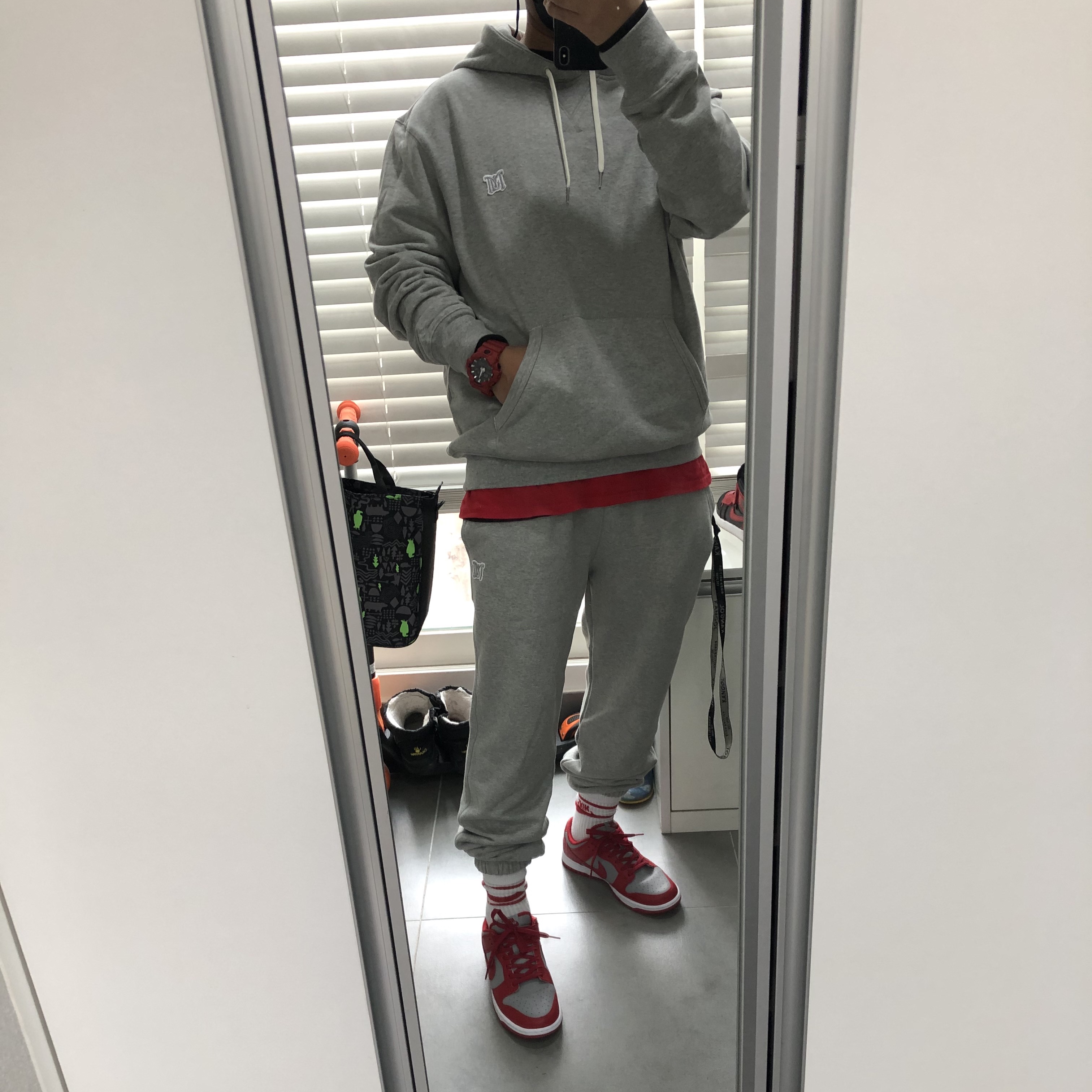 Nike Dunk Low Retro Medium Grey 착용 스타일 - 2