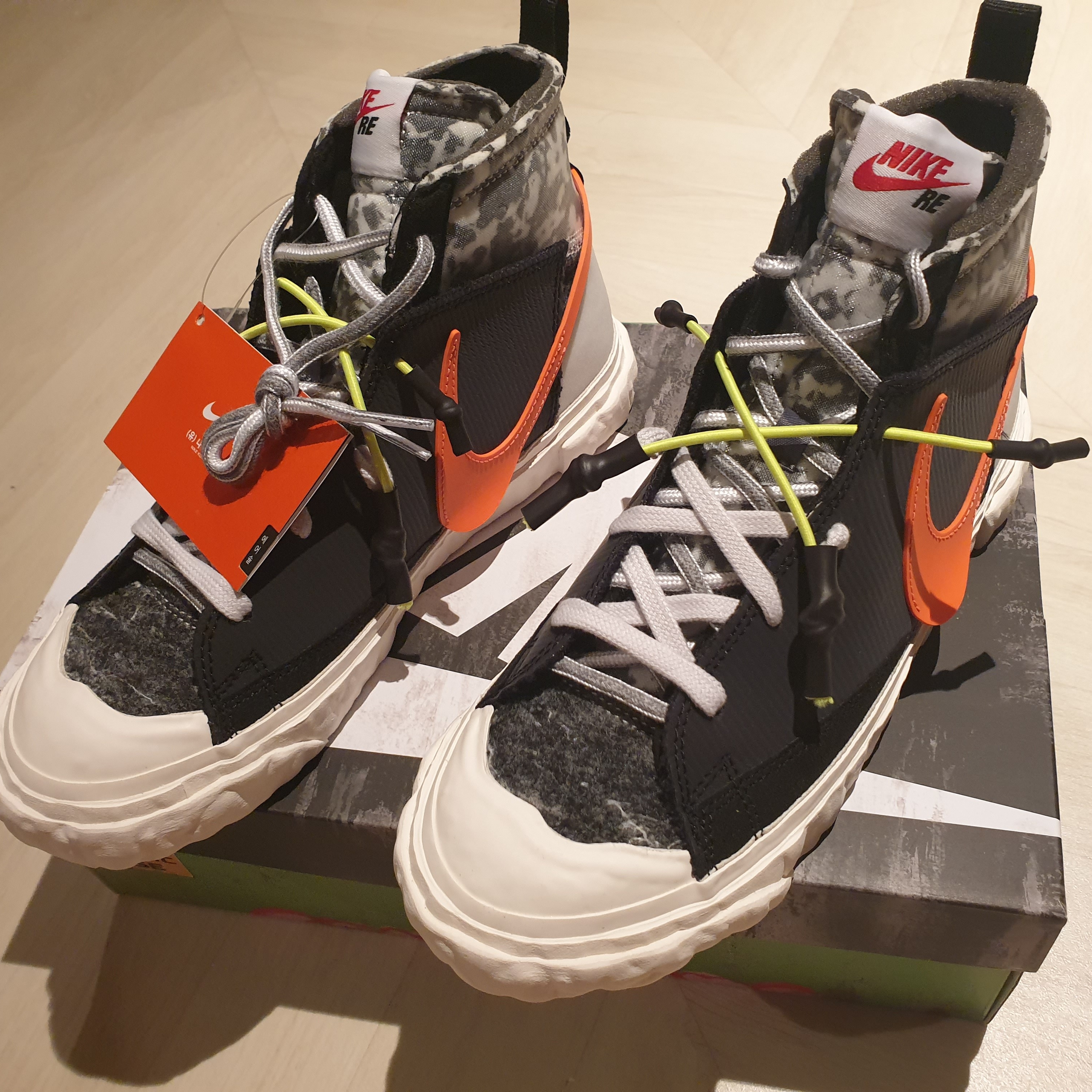 Nike x Readymade Blazer Mid Black 착용 스타일 - 2