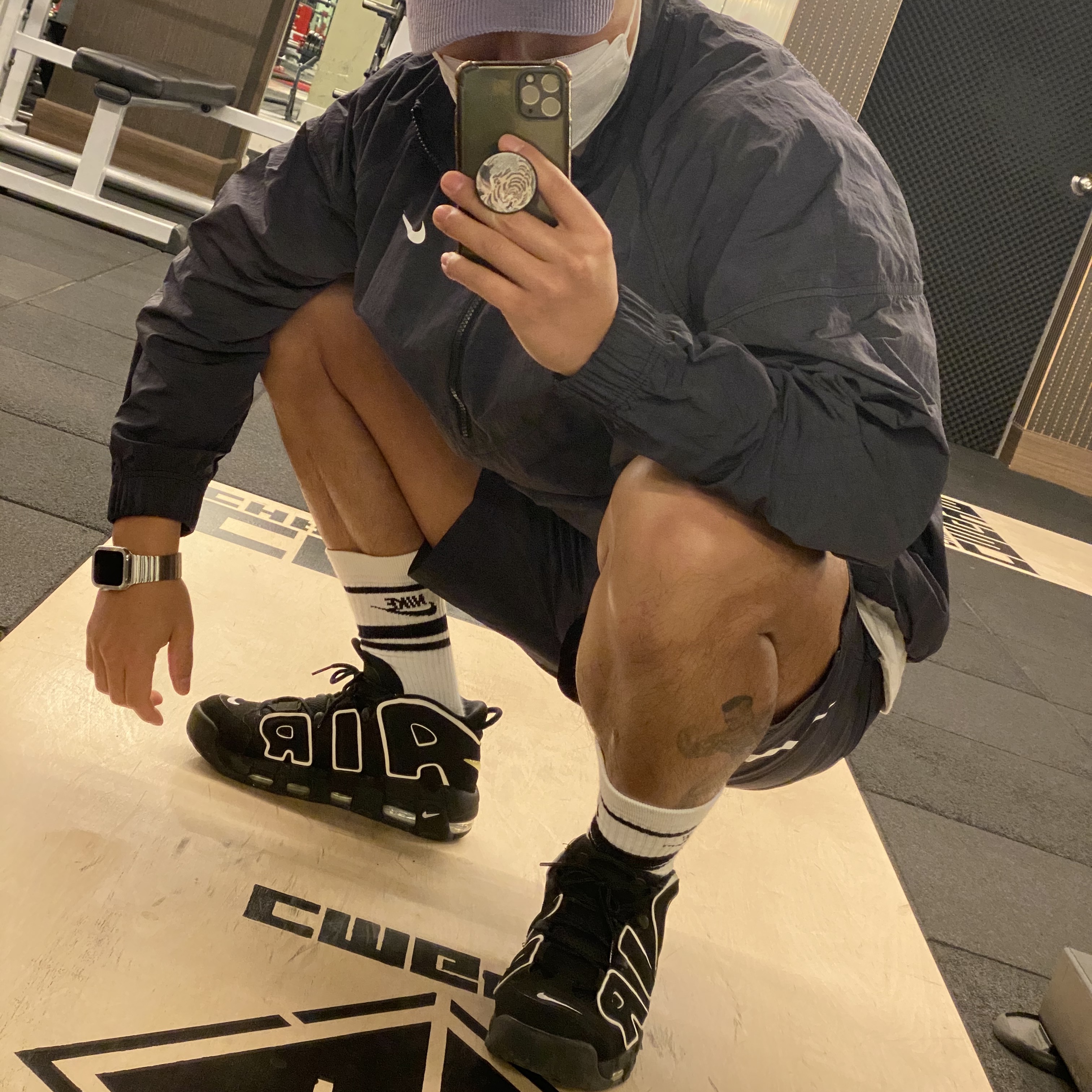 Nike Air More Uptempo Black White 2020, Nike x Stussy Windrunner Jacket Off Noir 착용 스타일