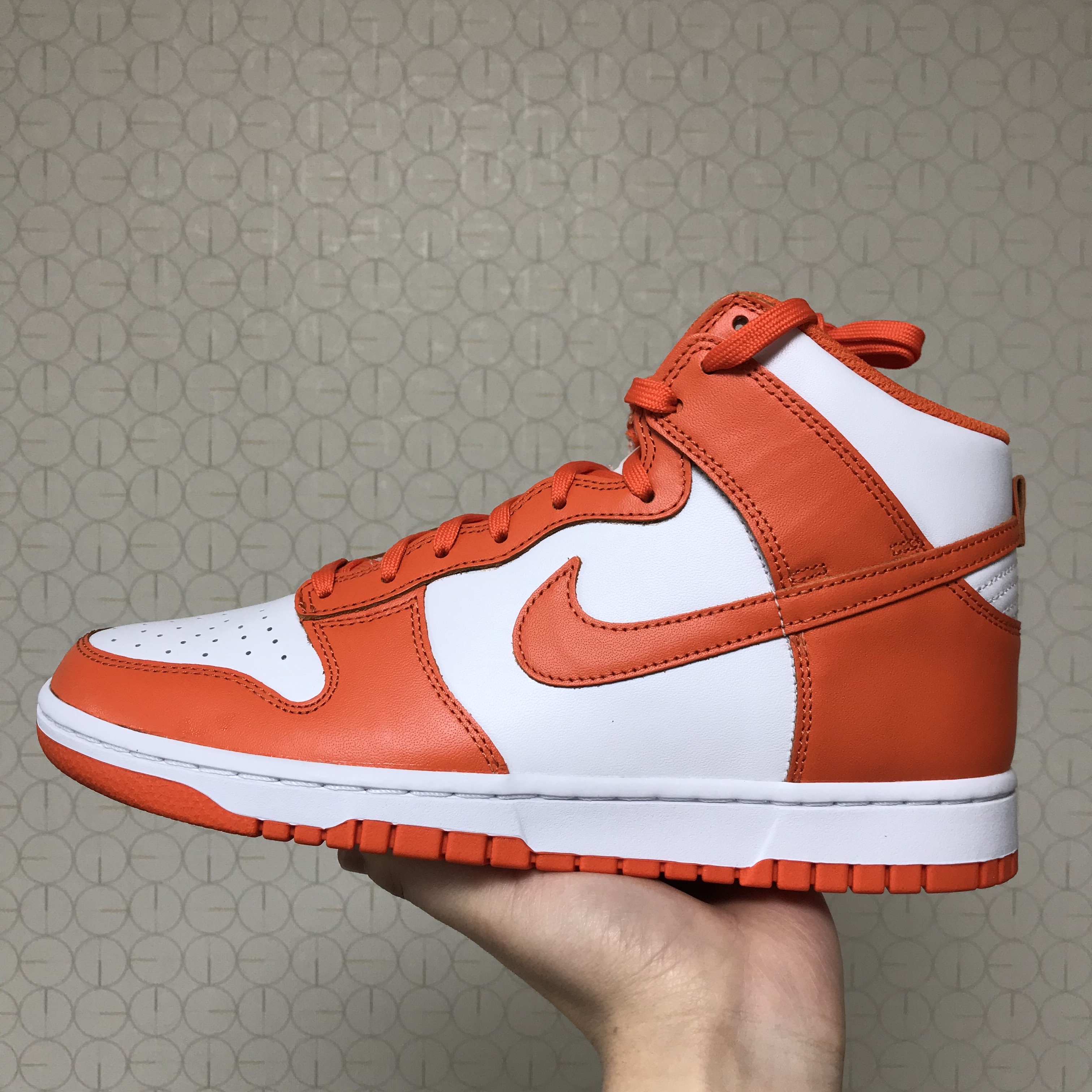 Nike Dunk High Retro Orange Blaze 착용 스타일 - 1