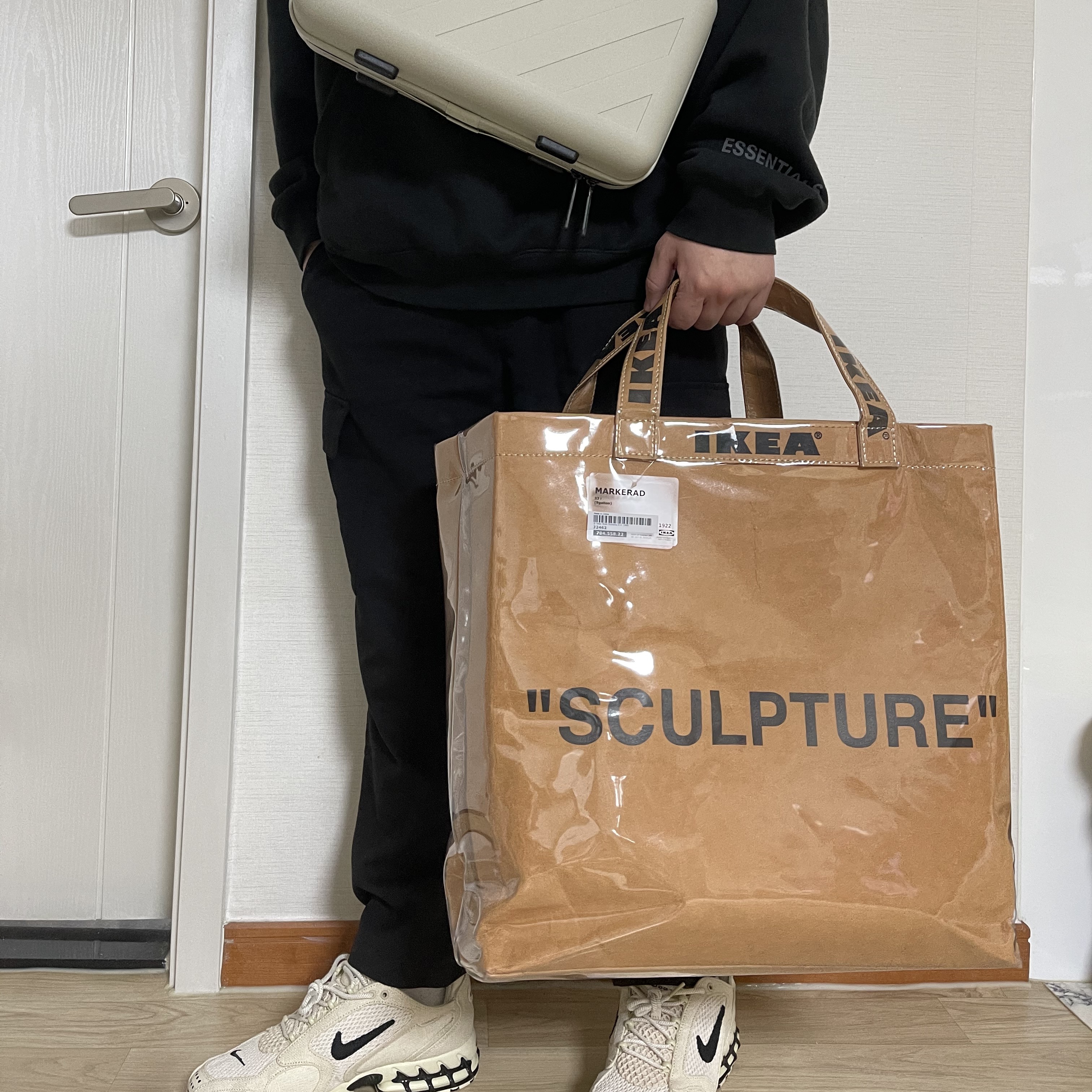 Off-White x Amore Pacific Protection Box (Without Cosmetics), Essentials 3D Silicon Applique Pullover Hoodie Dark Slate/Black 2020 착용 스타일