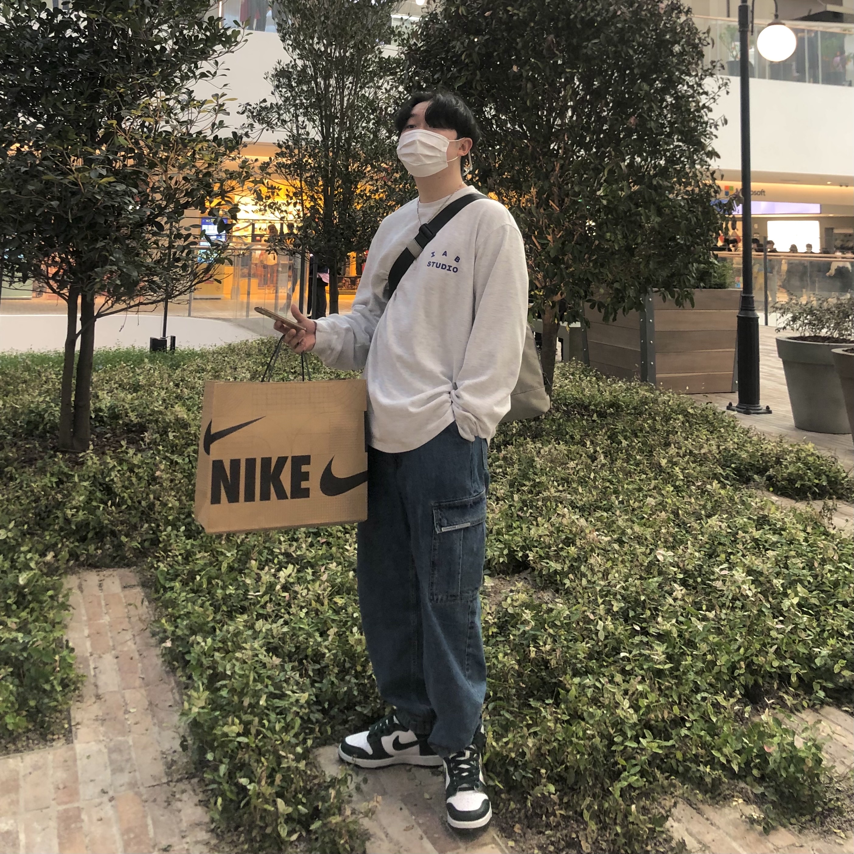 IAB Studio Long Sleeve Light Gray, Nike Dunk High SP Spartan Green 착용 스타일 - 1