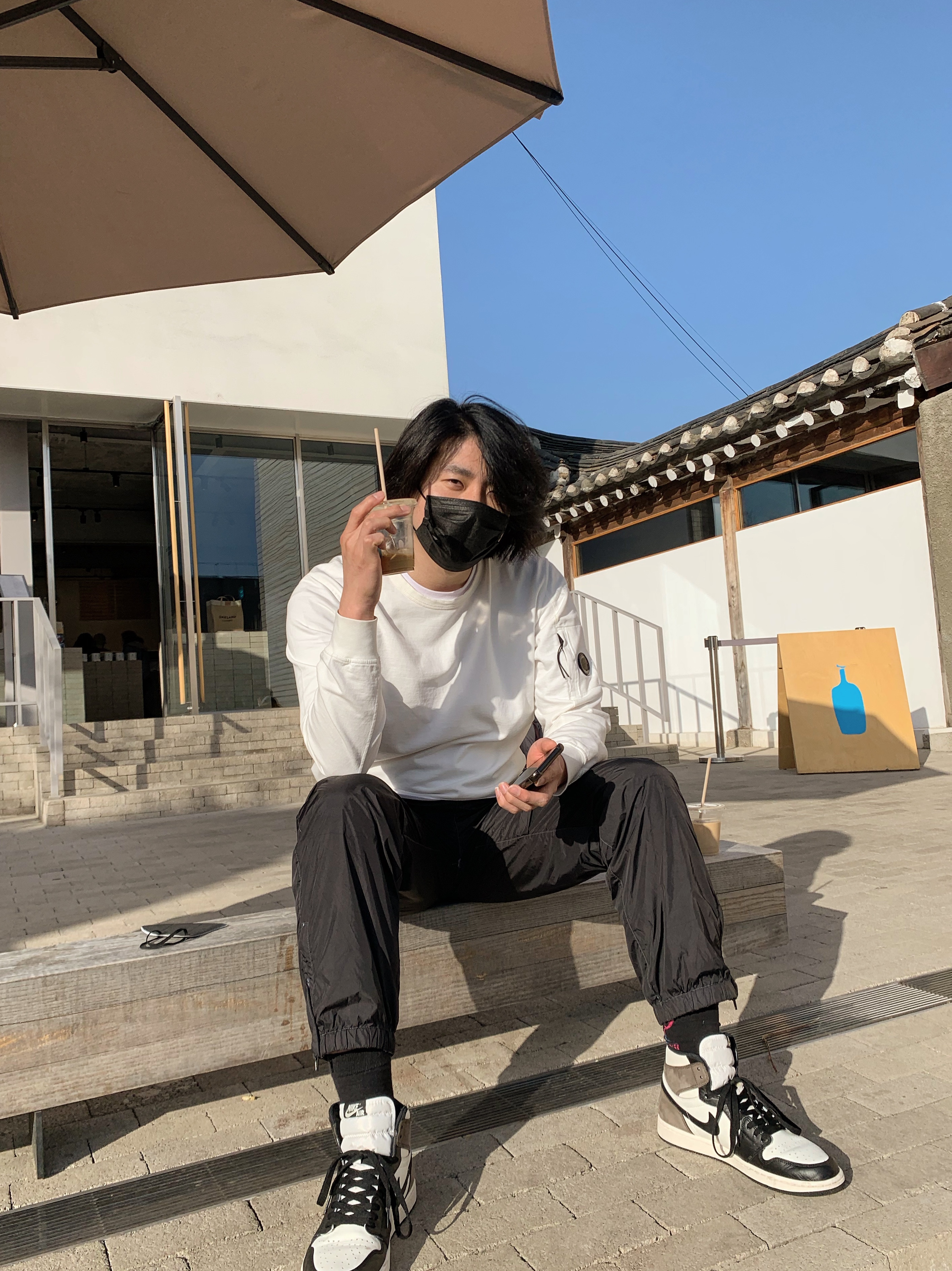 Jordan 1 Retro High OG Black Mocha, Supreme x Stone Island Painted Camo Nylon Cargo Pants Black - 20FW 착용 스타일