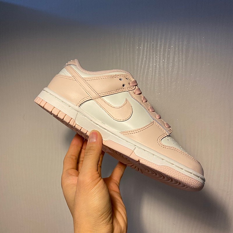 (W) Nike Dunk Low Orange Pearl 착용 스타일 - 3