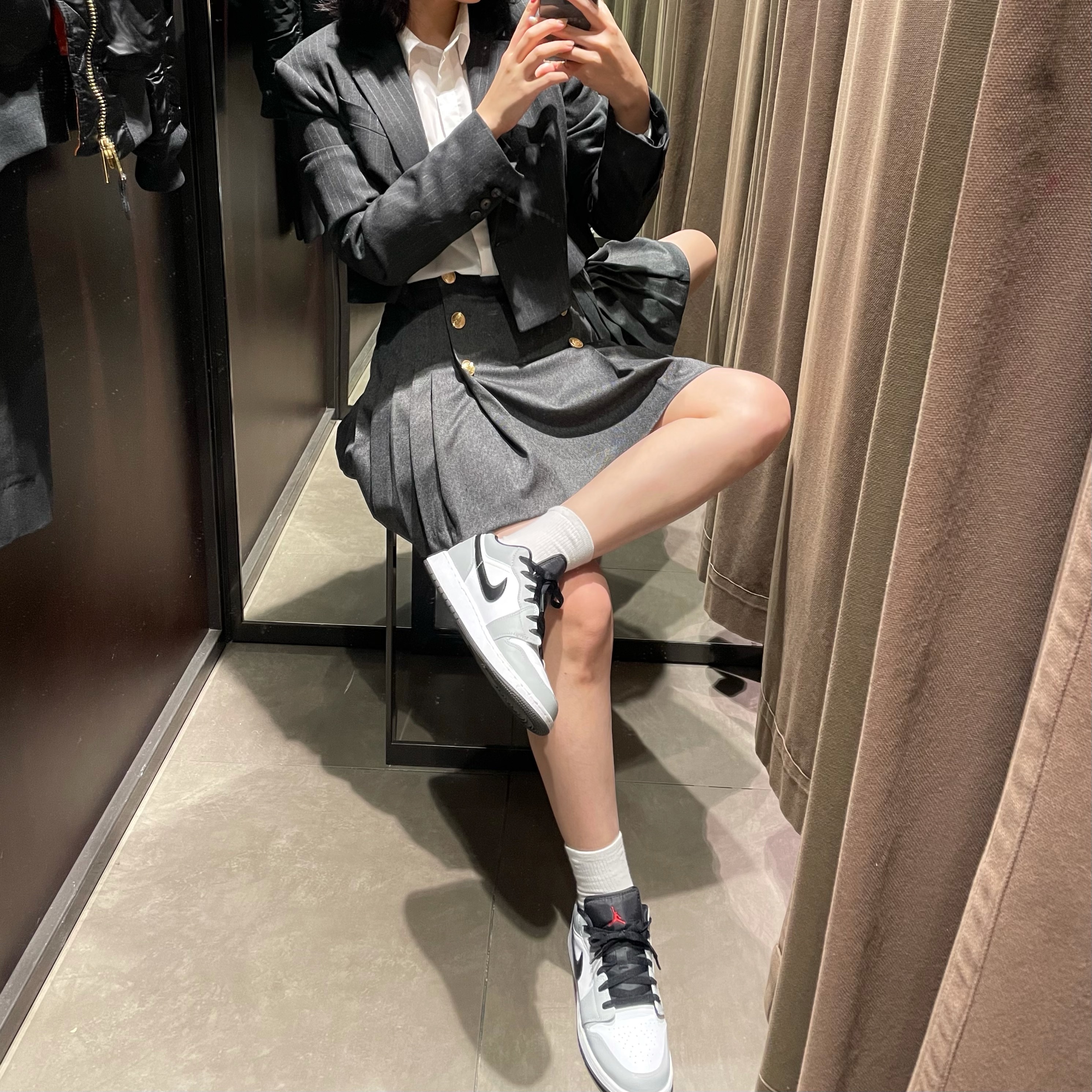 (GS) Jordan 1 Low Light Smoke Grey 착용 스타일 - 1