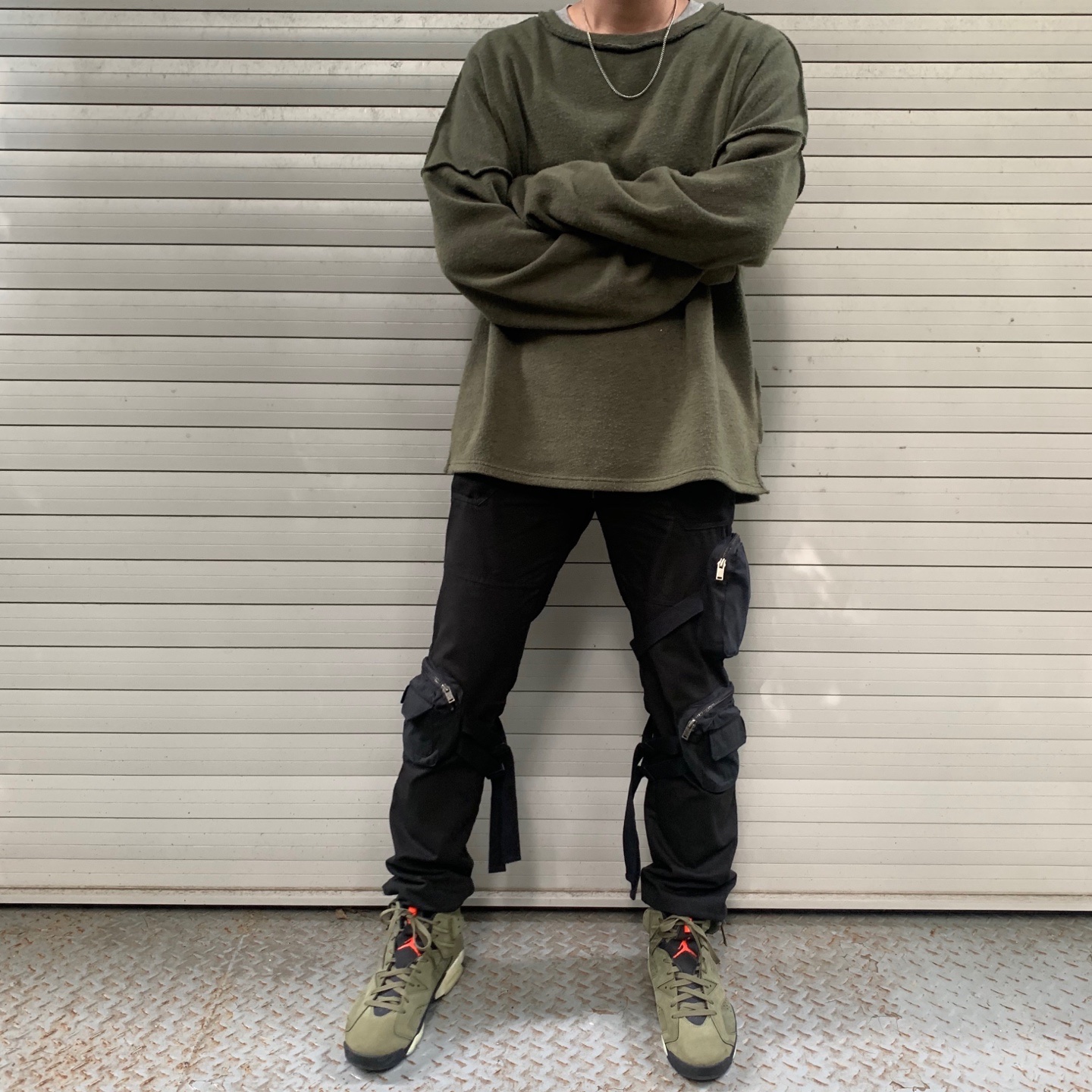 Jordan 6 x Travis Scott Retro Olive 착용 스타일