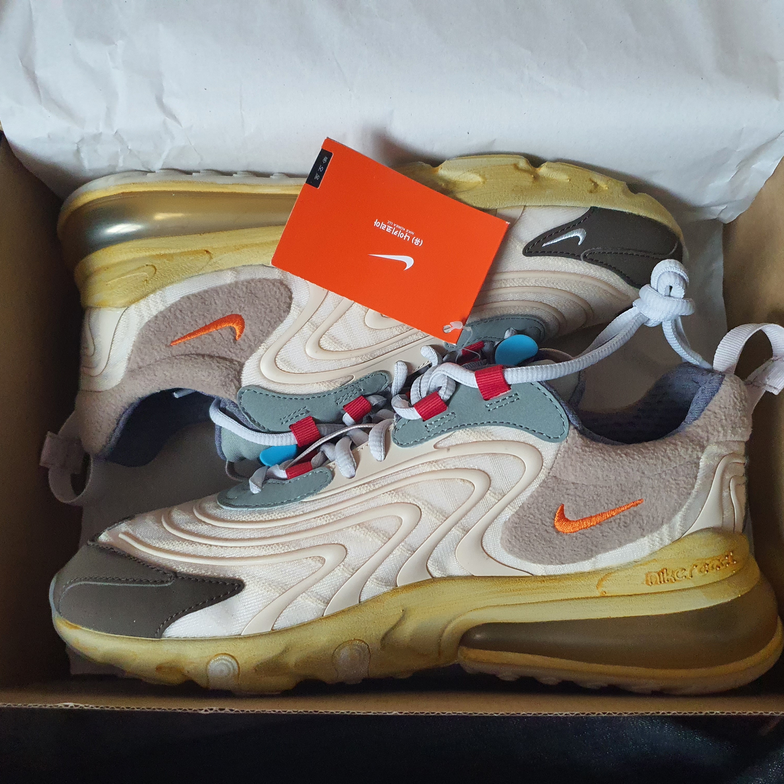 Nike x Travis Scott Air Max 270 React Cactus Trails 착용 스타일