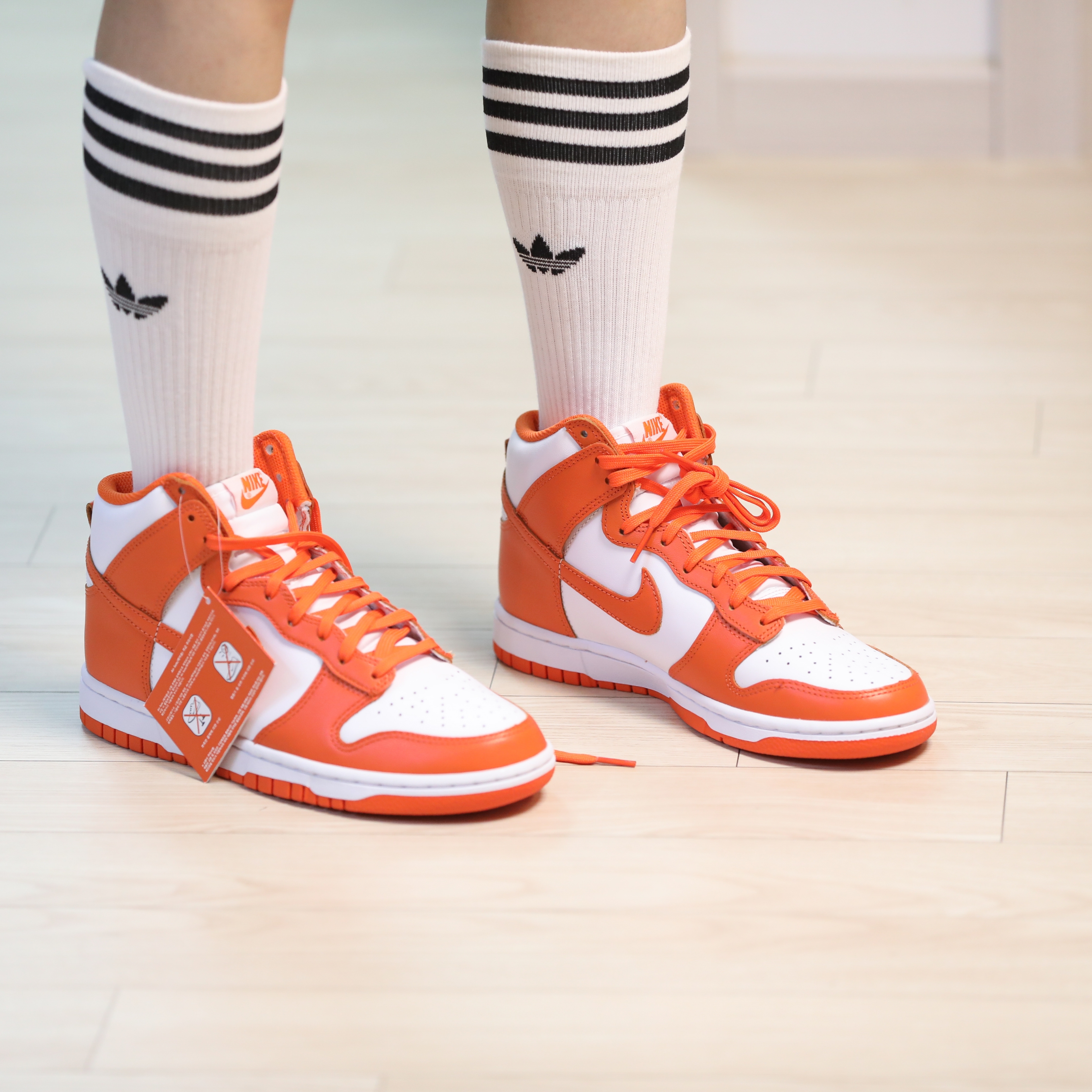 Nike Dunk High Retro Orange Blaze 착용 스타일 - 2