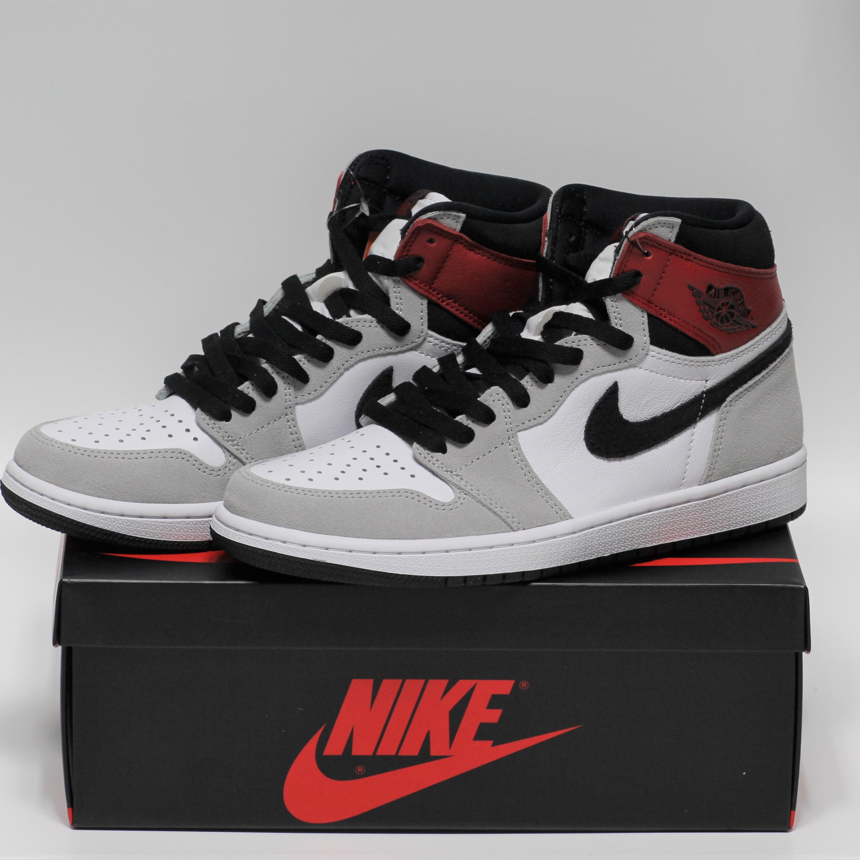 Jordan 1 Retro High OG Light Smoke Grey 착용 스타일 - 2