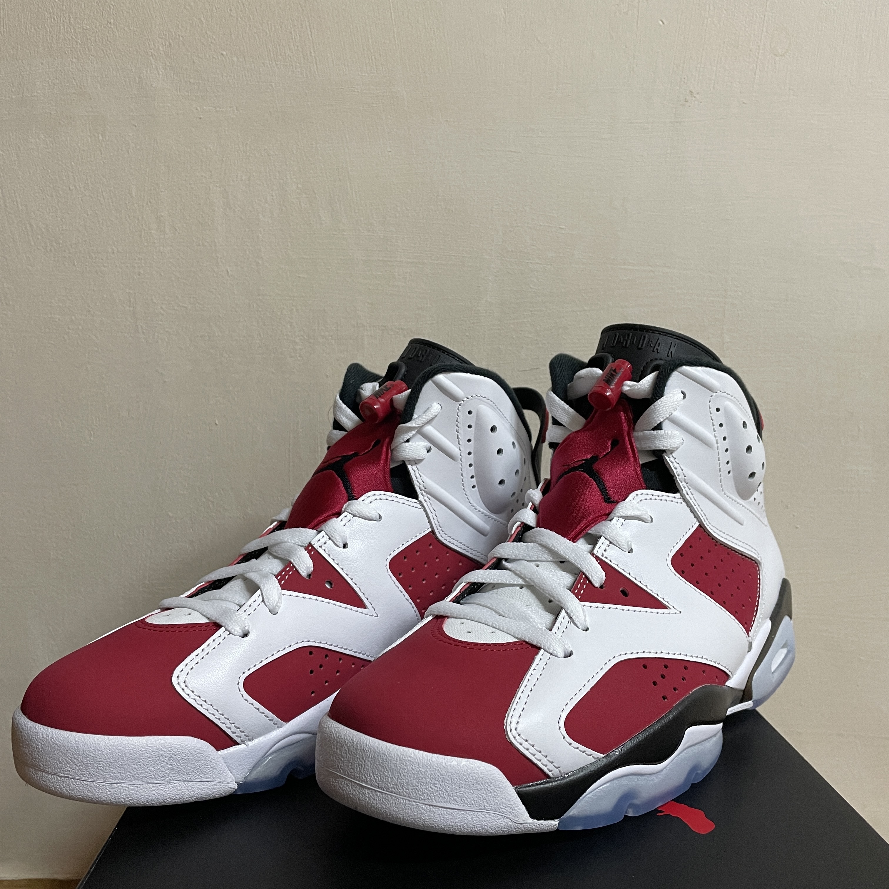 Jordan 6 Retro Carmine 2021 착용 스타일 - 2