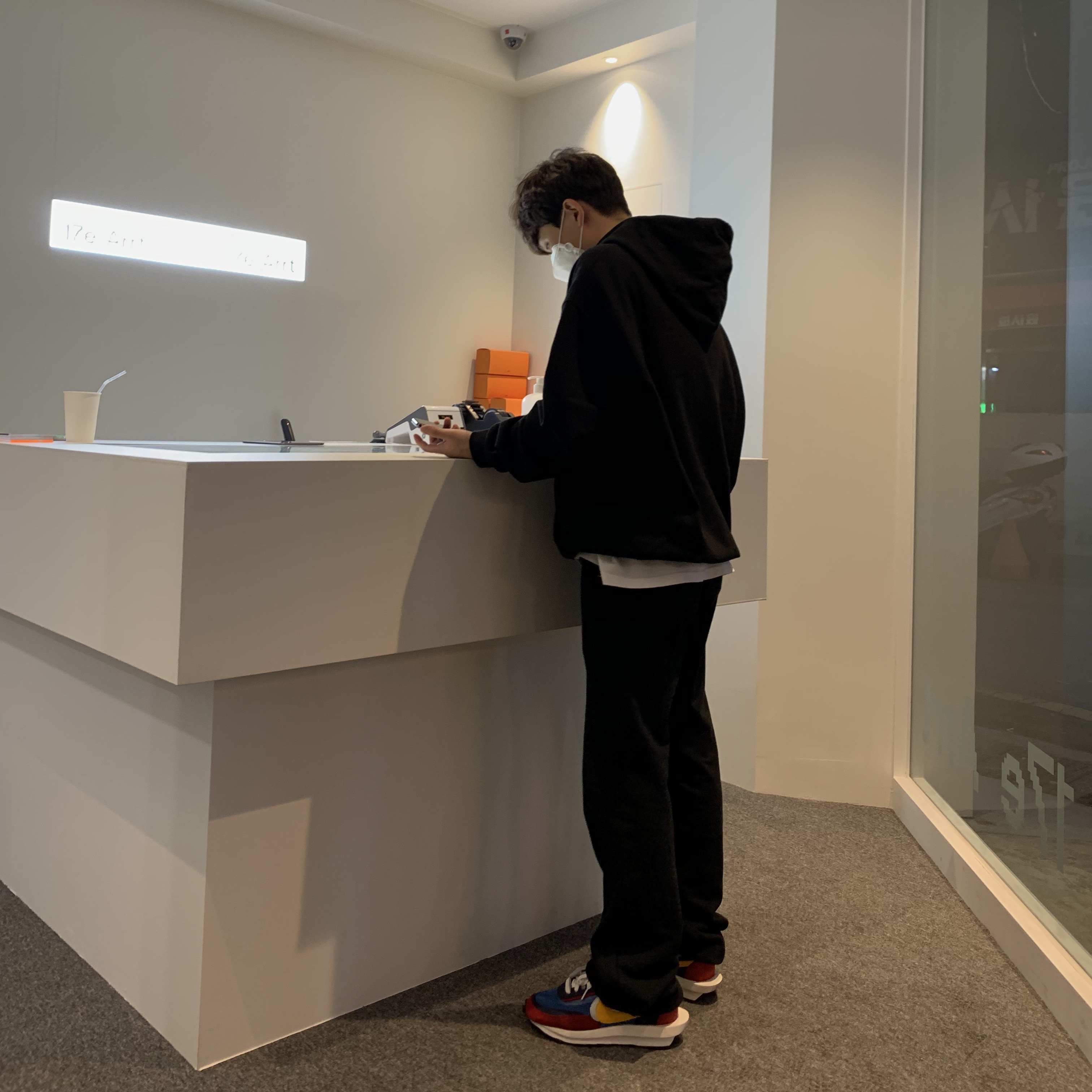 Nike x Sacai LDWaffle Blue Multi 착용 스타일