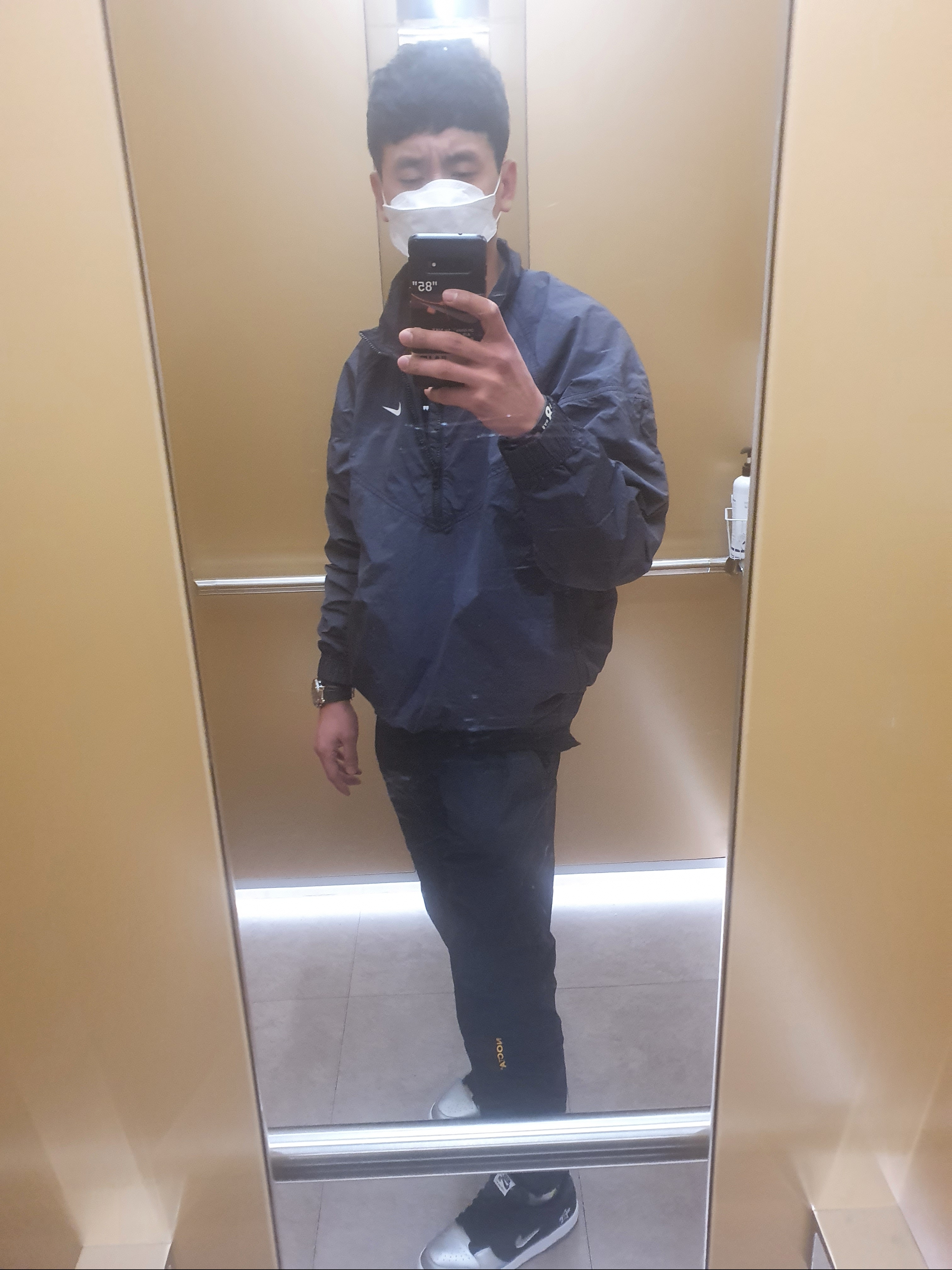 Nike x Stussy Windrunner Jacket Off Noir, Nike x Drake Nocta Essential Track Pants Black - US/EU 착용 스타일