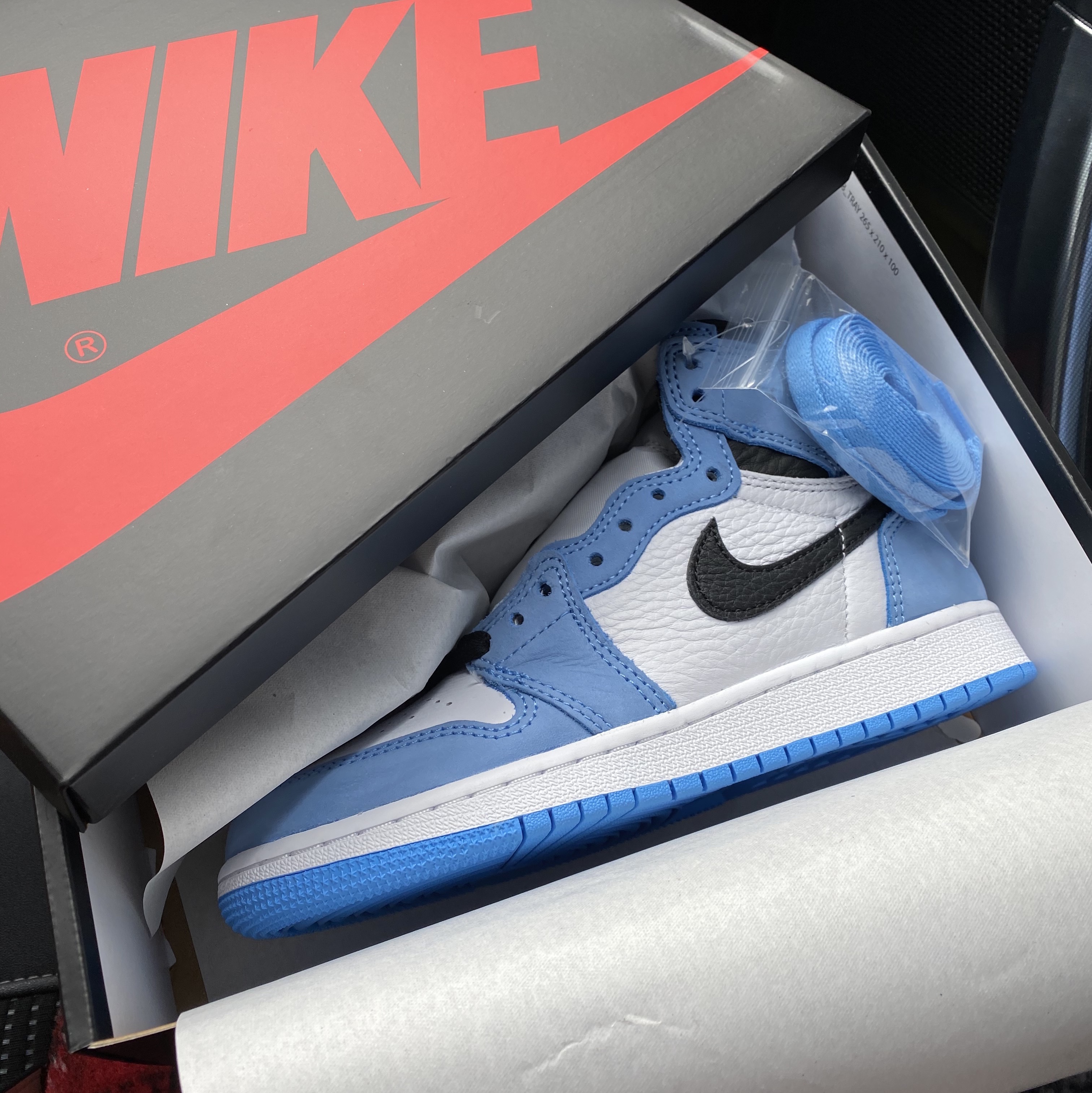 (GS) Jordan 1 Retro High OG University Blue 착용 스타일