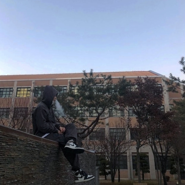 Jordan 1 Retro High OG Black Mocha 착용 스타일