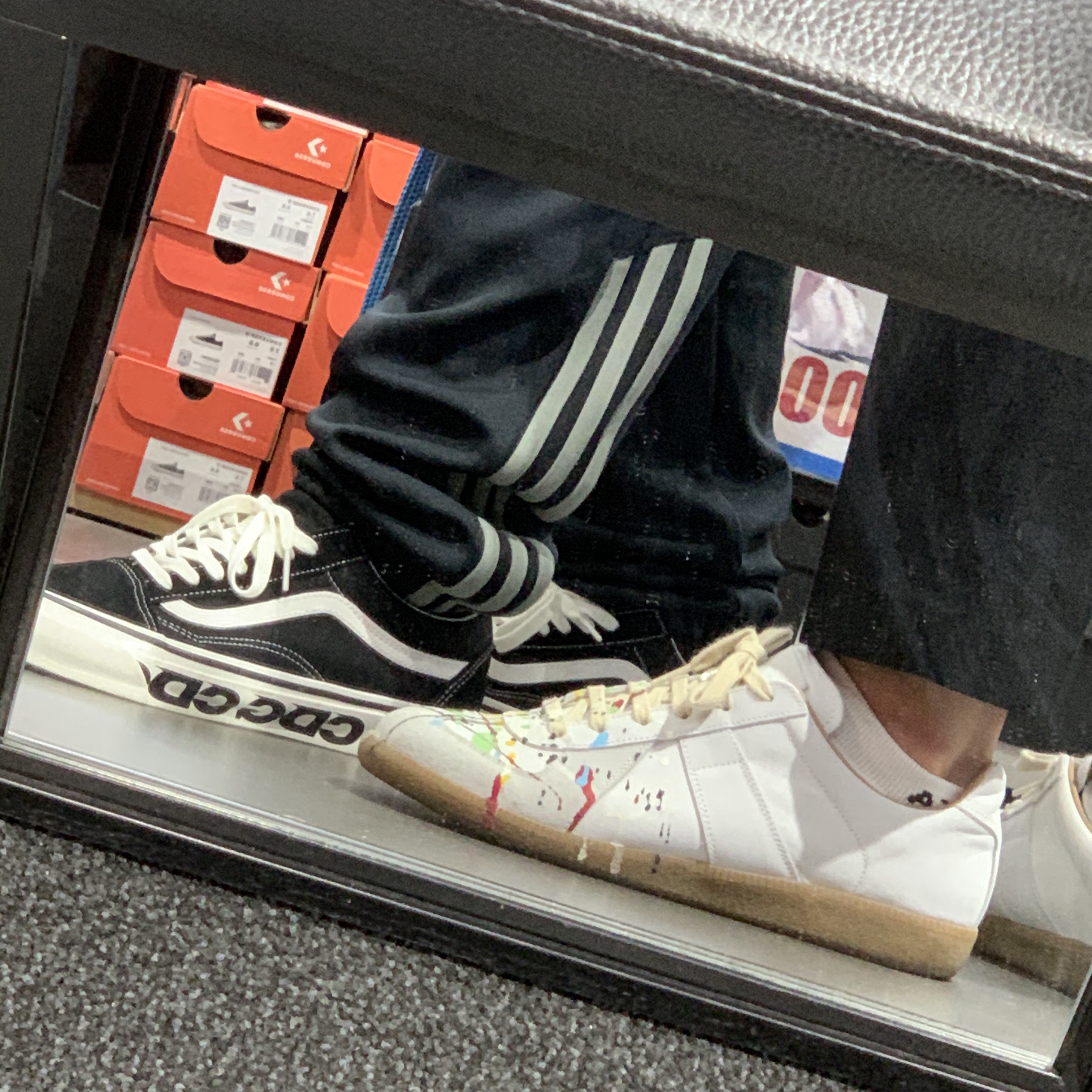 Vans Vault x CDG OG Old Skool LX Side Wall, Maison Margiela Replica Paint Drop Sneakers 착용 스타일