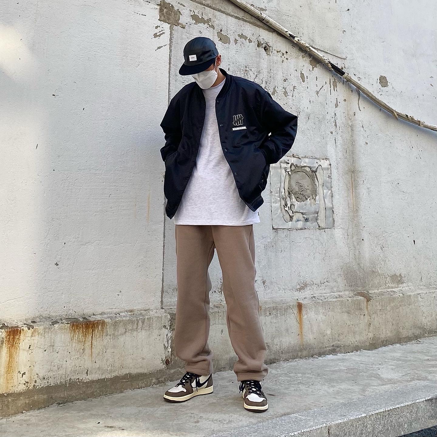 Jordan 1 x Travis Scott Retro High OG SP Mocha 착용 스타일