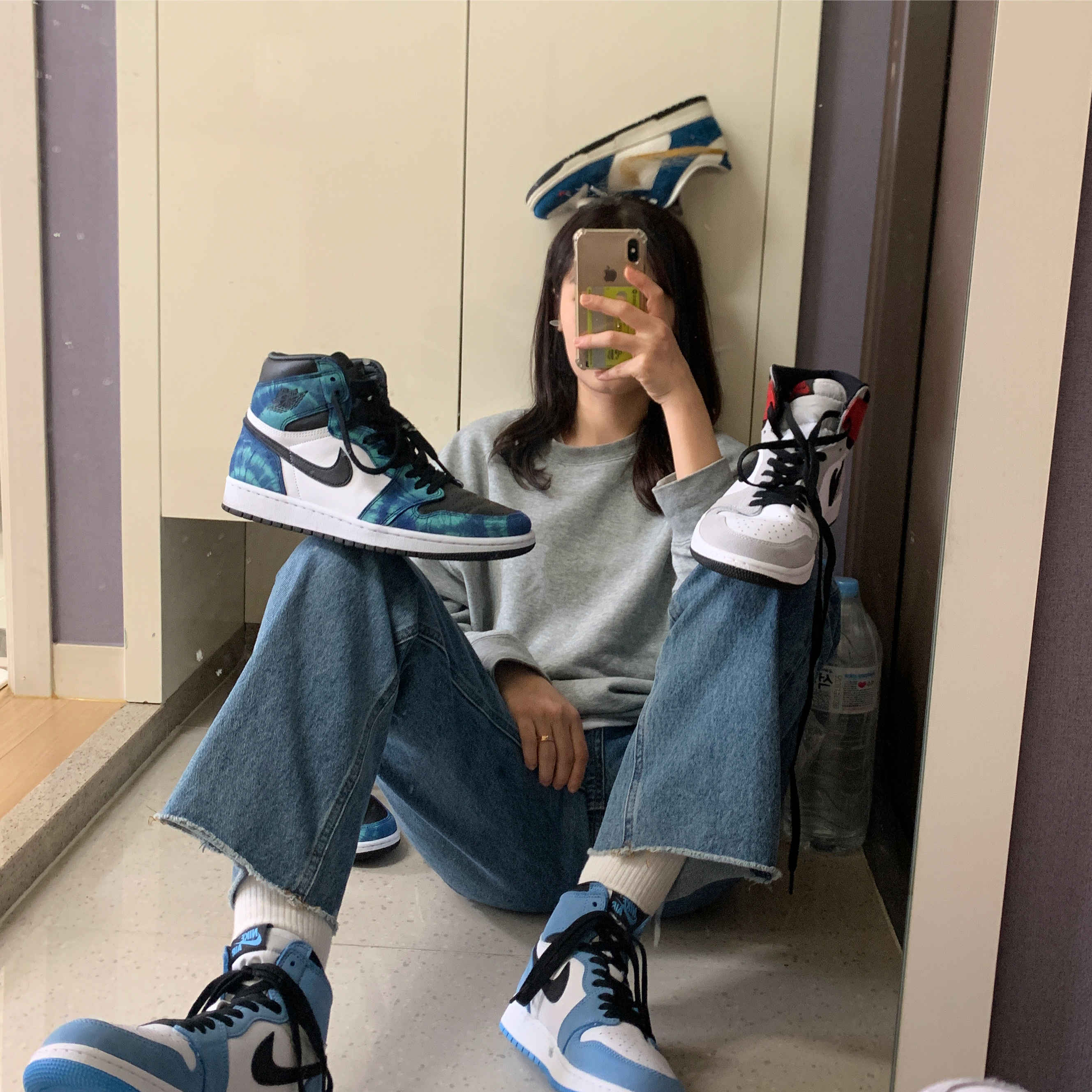 (GS) Jordan 1 Retro High OG University Blue, Nike x Kasina Dunk Low 80's Bus 착용 스타일