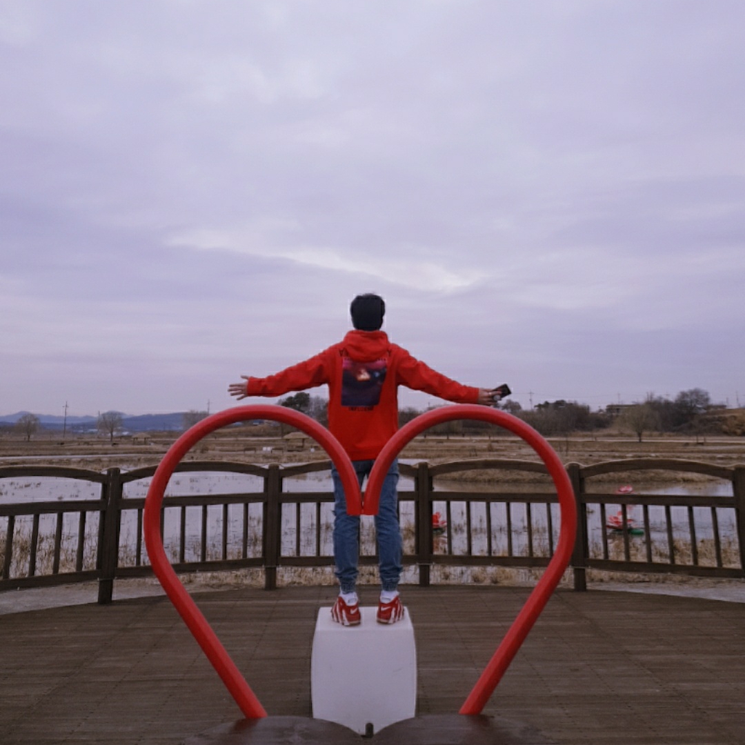 Nike Air More Uptempo Varsity Red 착용 스타일