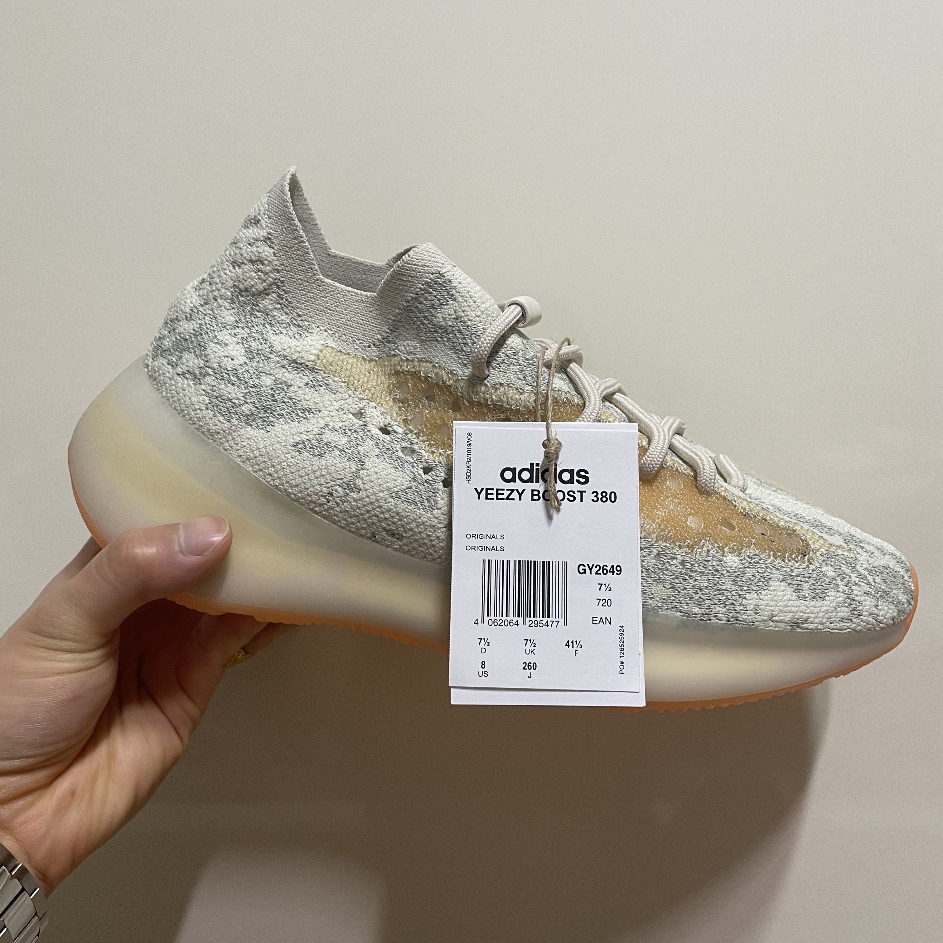 Adidas Yeezy Boost 380 Yecoraite - Reflective 착용 스타일 - 1