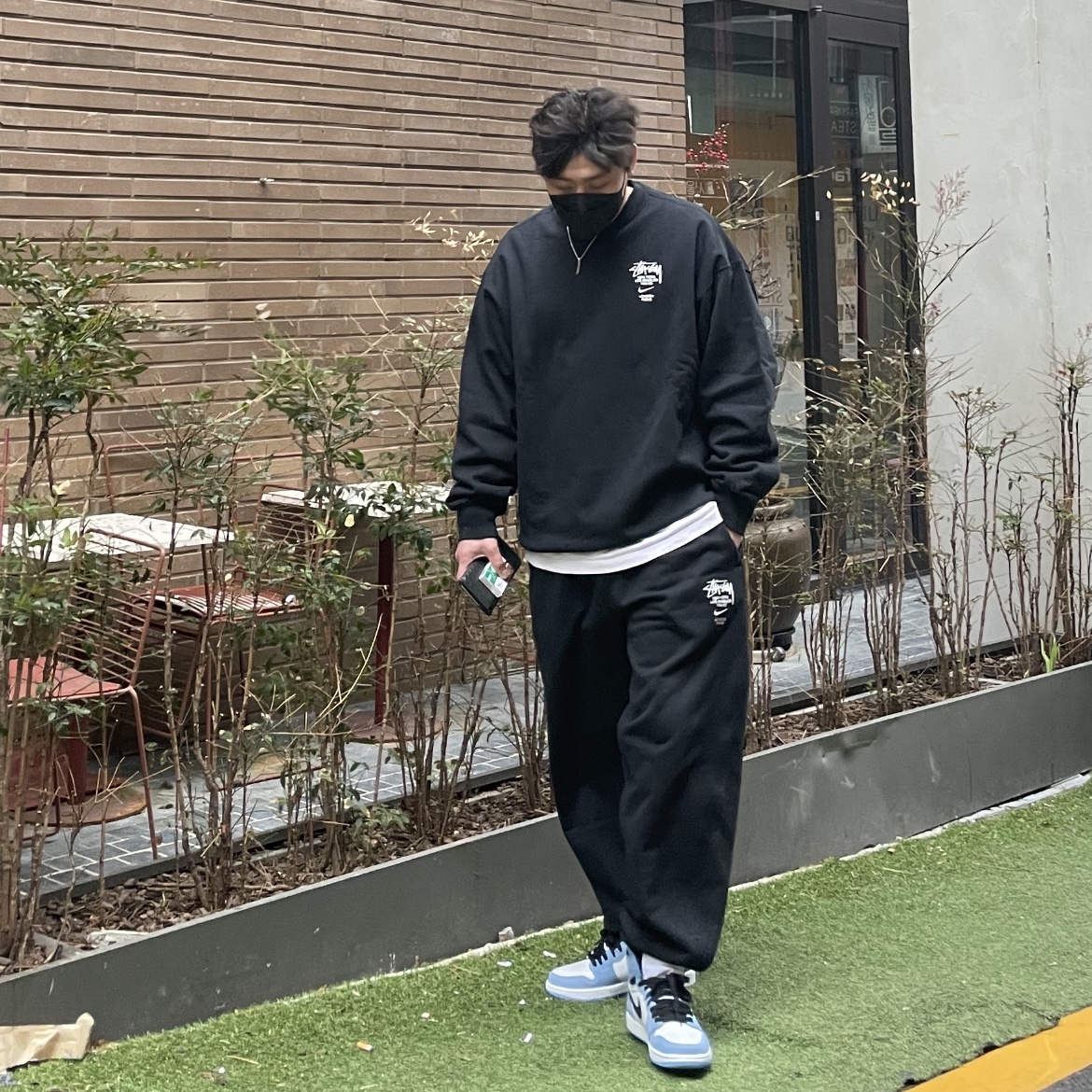 Jordan 1 Retro High OG University Blue, Nike x Stussy NRG ZR Fleece Crewneck Black - US/EU 착용 스타일