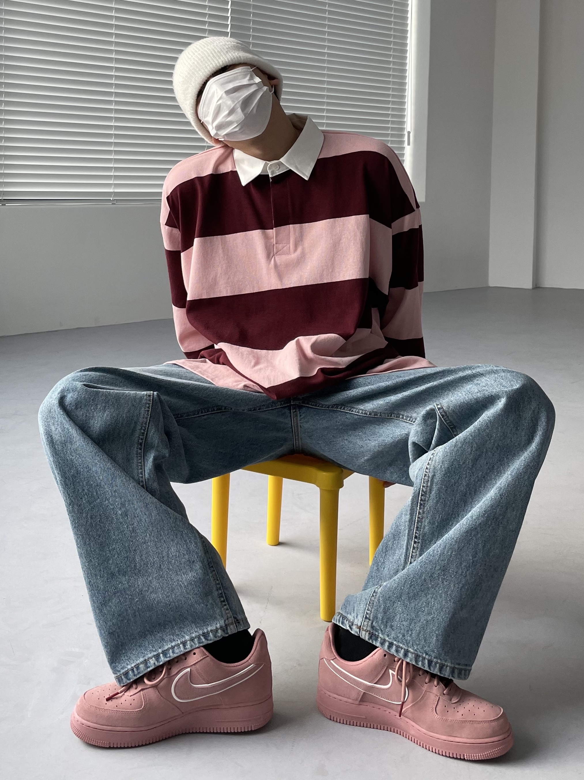 Nike Air Force 1 '07 LV8 Suede Red Stardust 착용 스타일