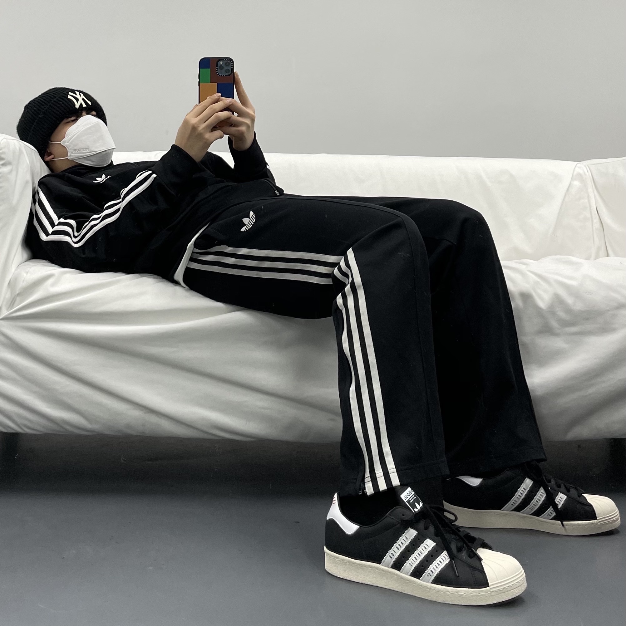 Adidas x Human Made Superstar Black White 착용 스타일 - 2