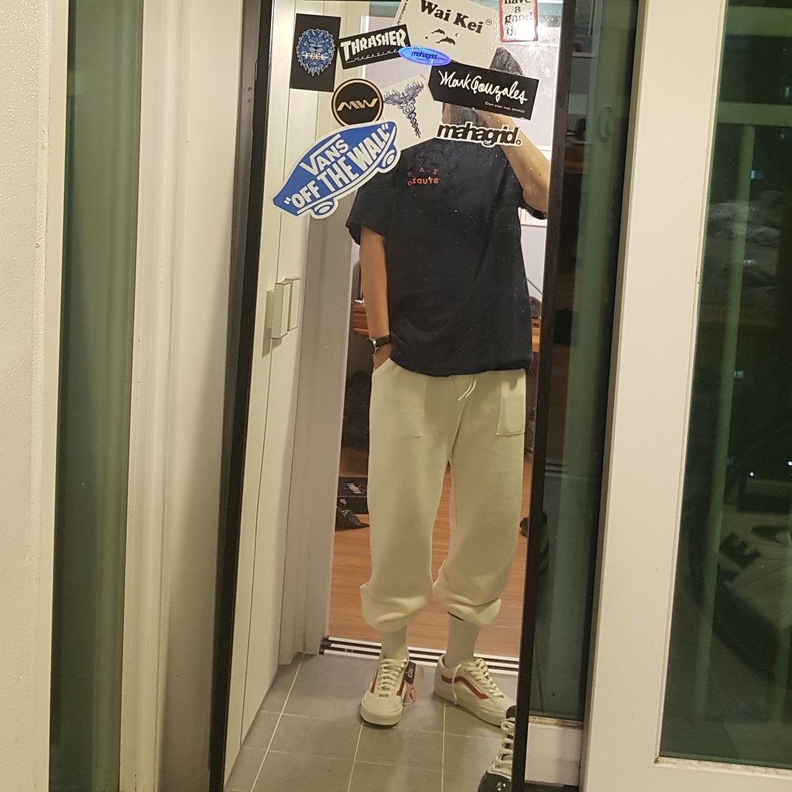 IAB Studio x JTBC T-shirt 착용 스타일