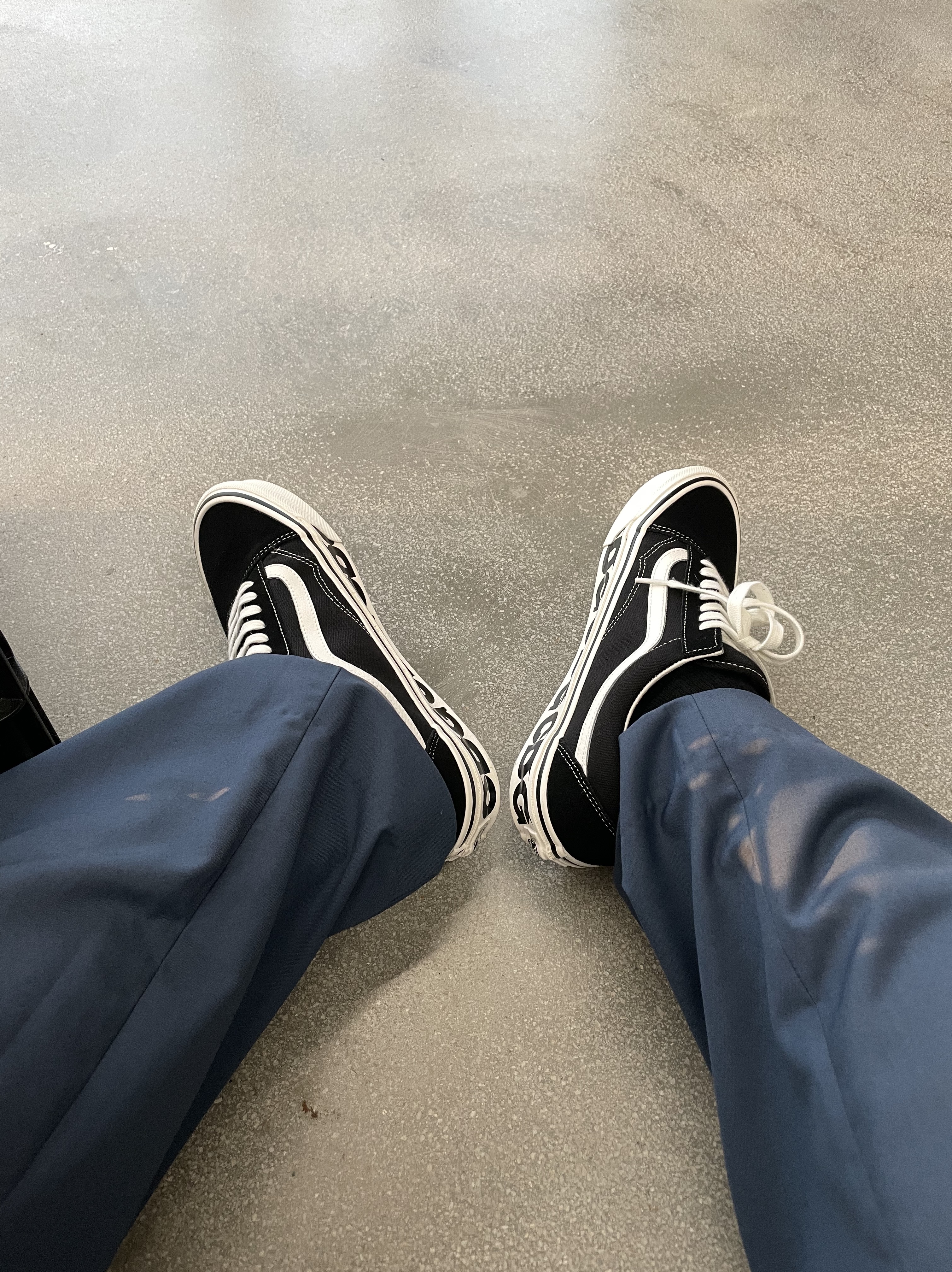 Vans Vault x CDG OG Old Skool LX Side Wall 착용 스타일 - 4