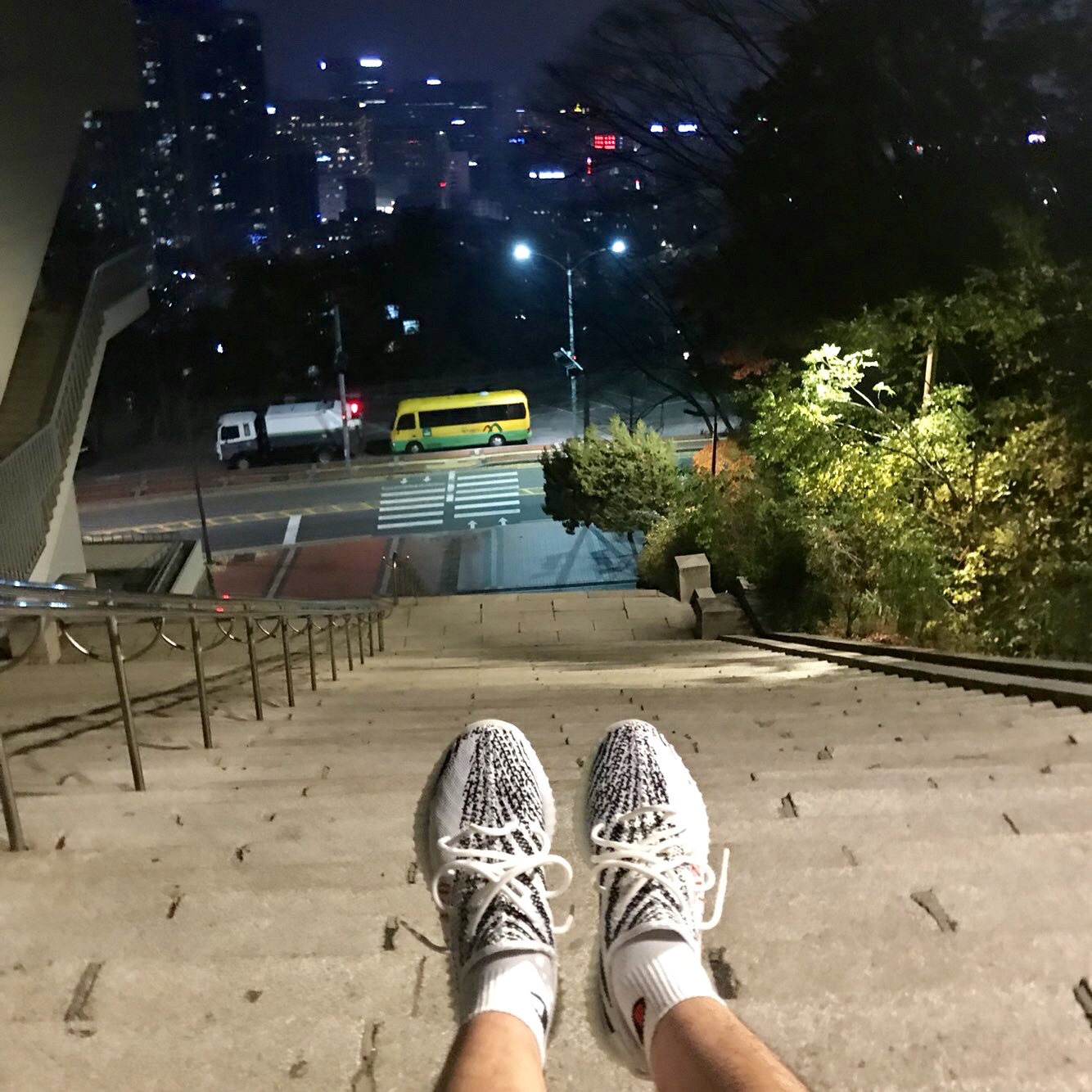 Adidas Yeezy Boost 350 V2 Zebra 2017/2019/2020 착용 스타일