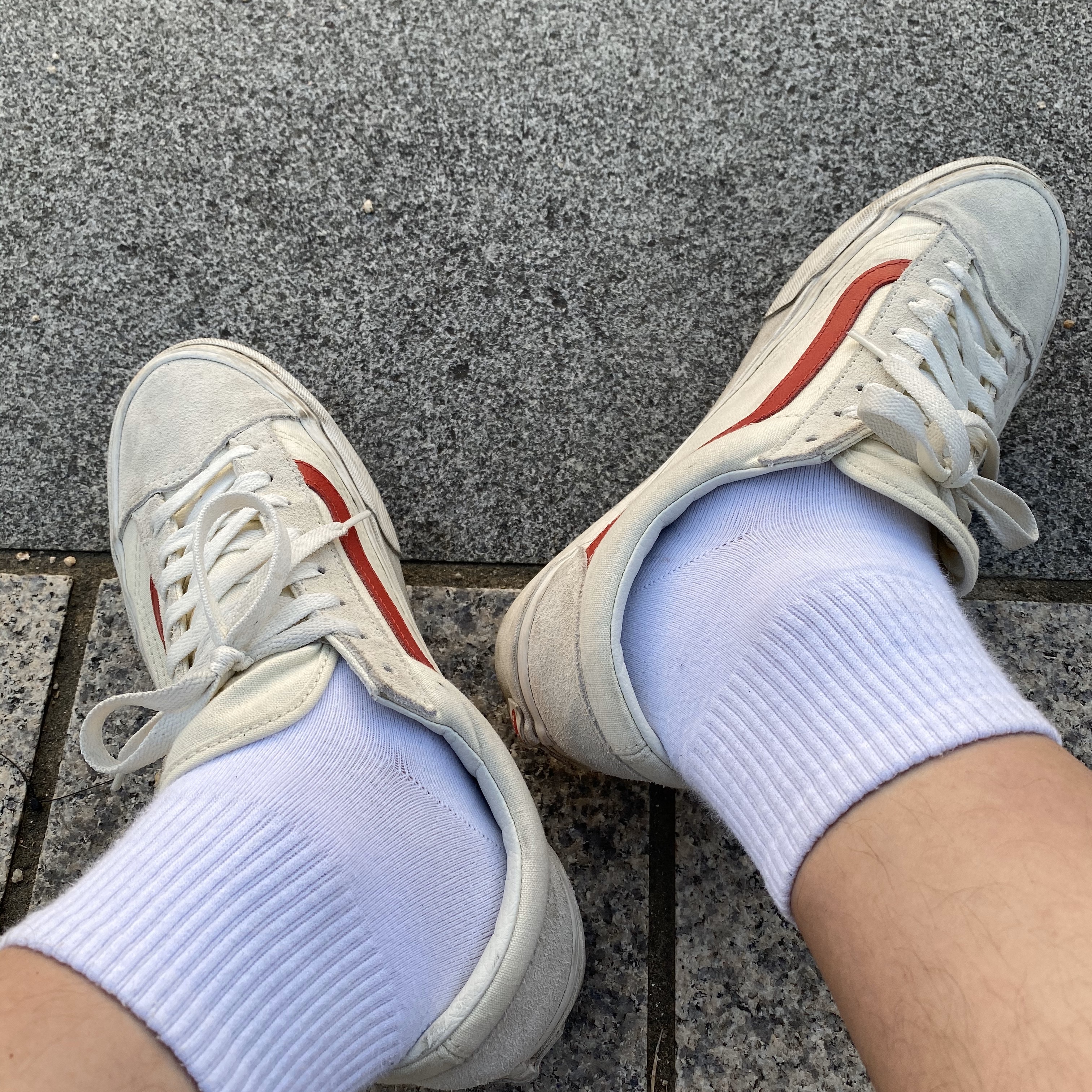 Vans Style 36 Marshmallow Racing Red 착용 스타일