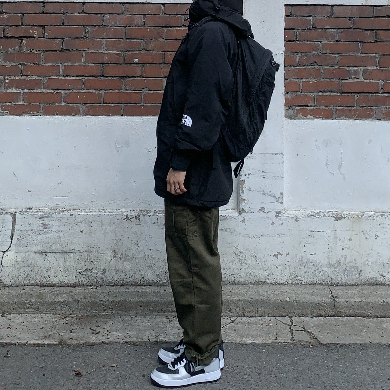 Nike Air Force 1 B Silver Snake 착용 스타일