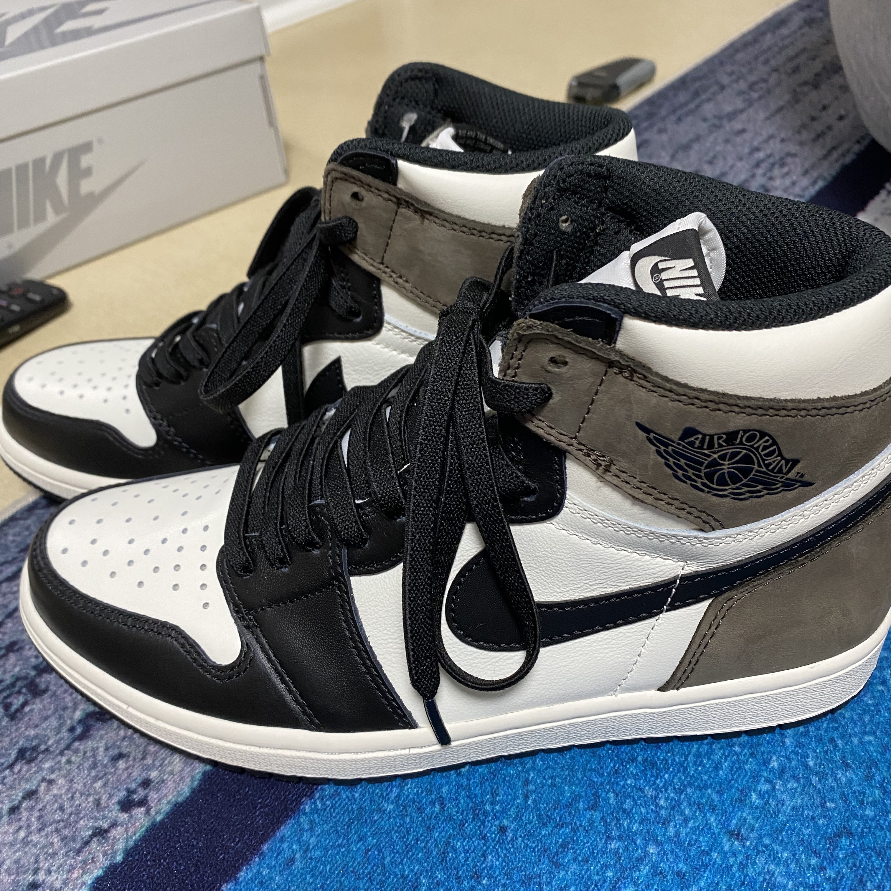 Jordan 1 Retro High OG Black Mocha 착용 스타일