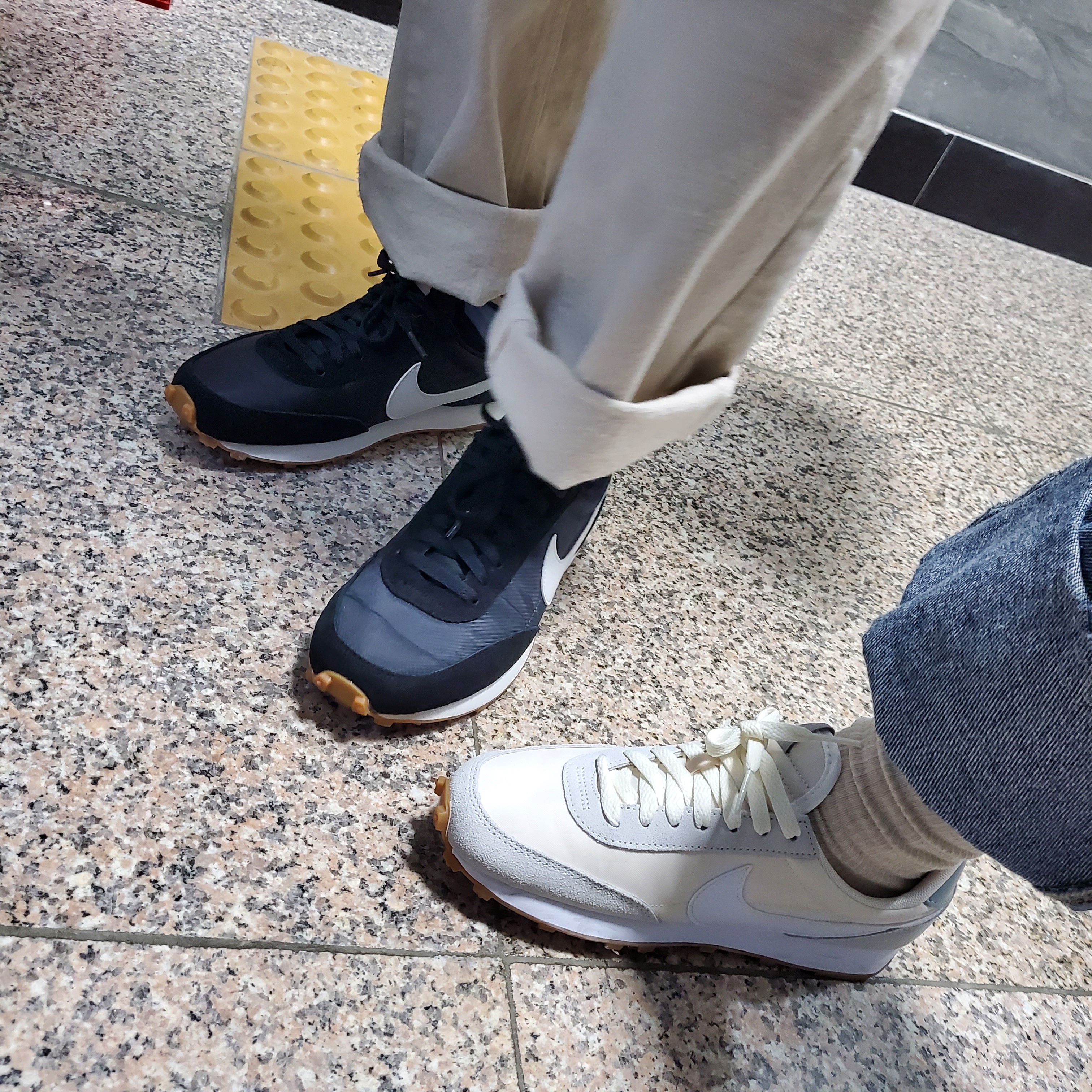 (W) Nike Daybreak Summit White 착용 스타일