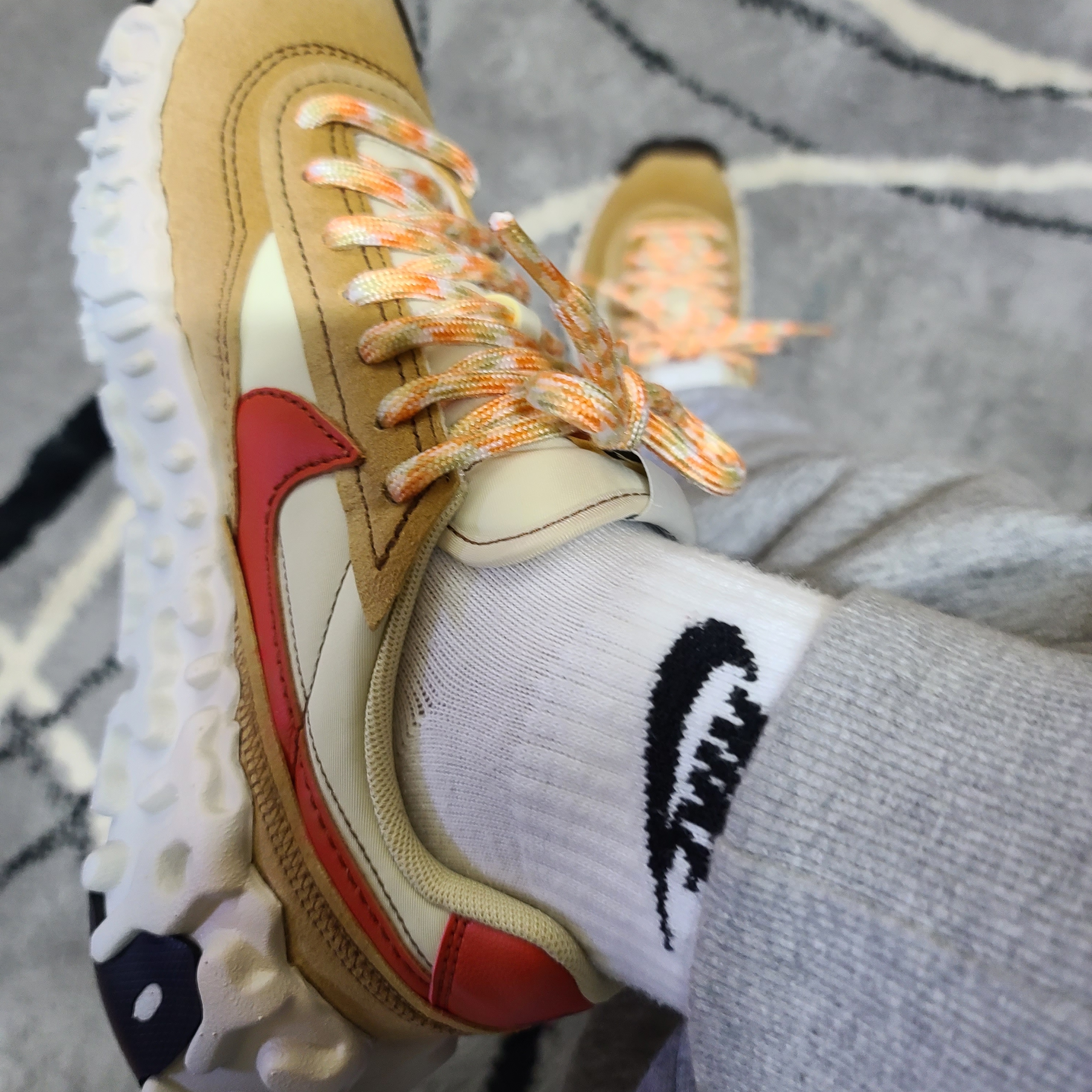 Nike Overbreak SP Fossil 착용 스타일
